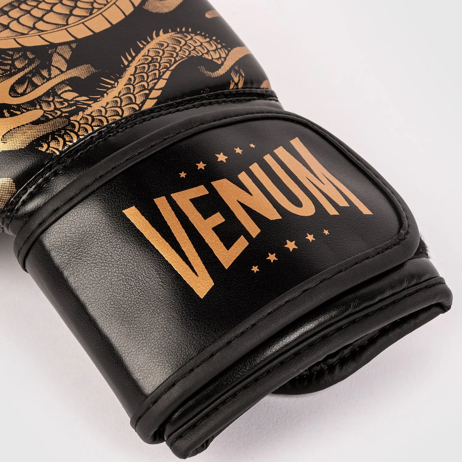 Venum Dragon's Flight Boxing Gloves - For Kids - Black/Bronze детайл от колана