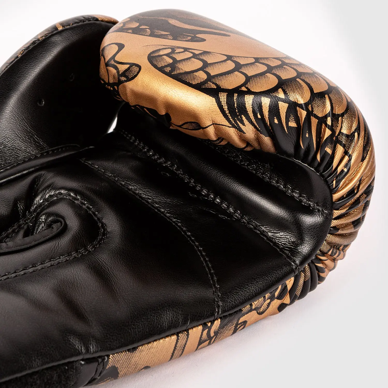 Venum Dragon's Flight Boxing Gloves - For Kids - Black/Bronze детайл от шева