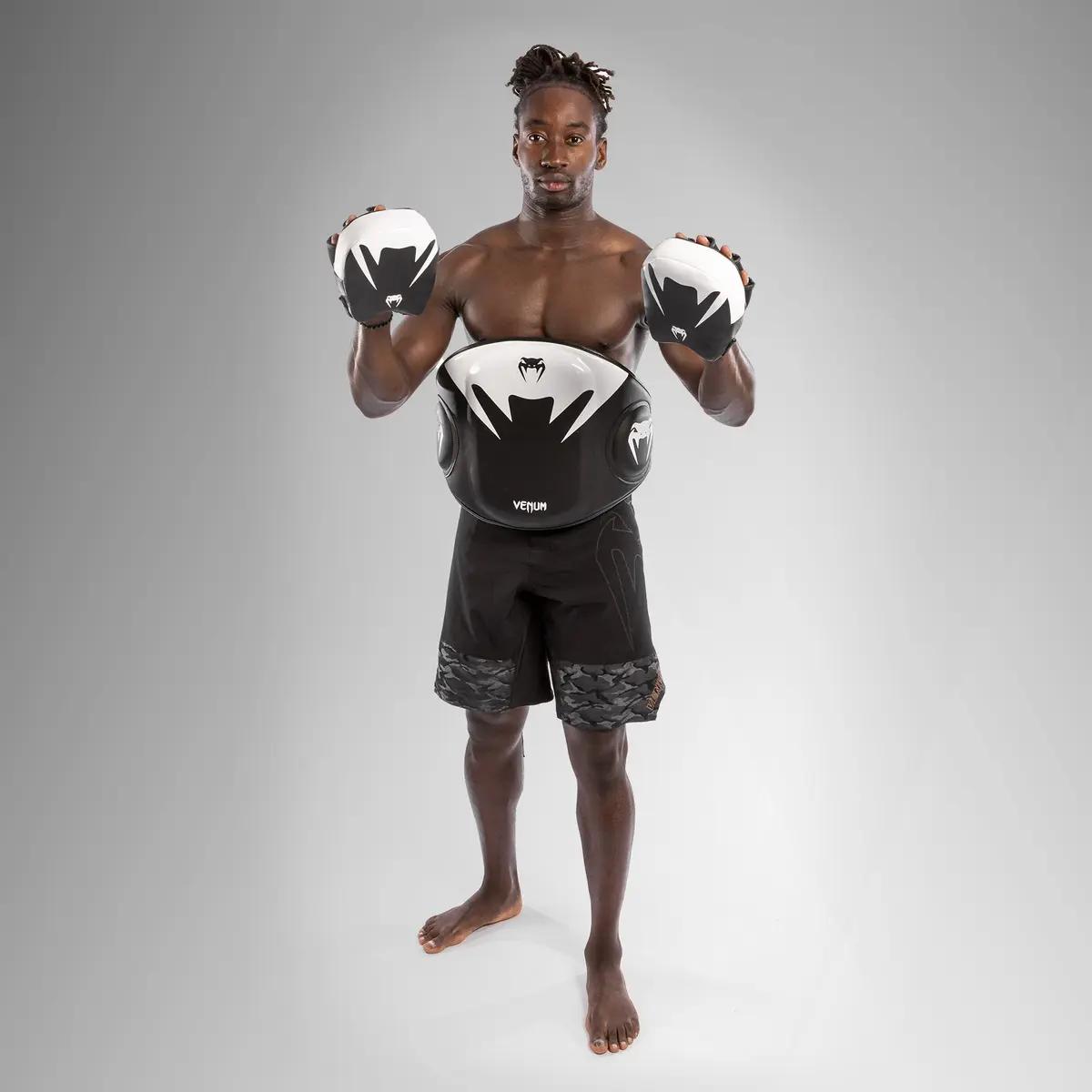 Venum Elite Belly Protector - Black/White, в употреба от модел