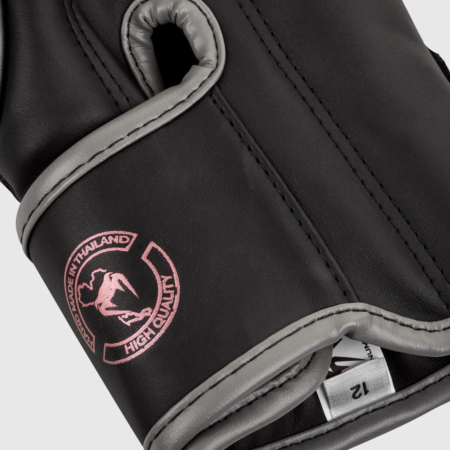 Venum Elite Boxing Gloves – Camo/Pink етикет и лого