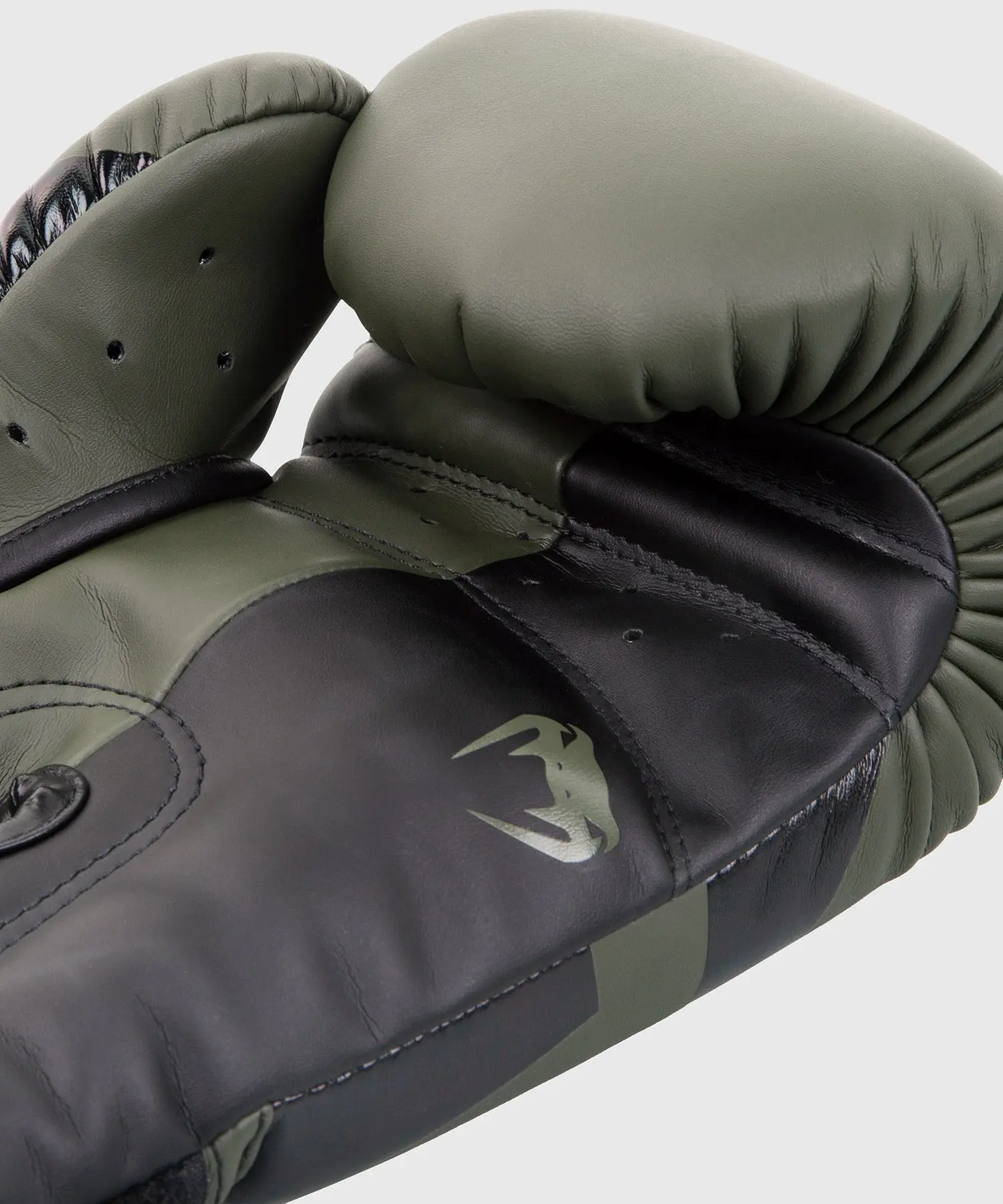 Venum Elite Boxing Gloves - Khaki/Black детайл