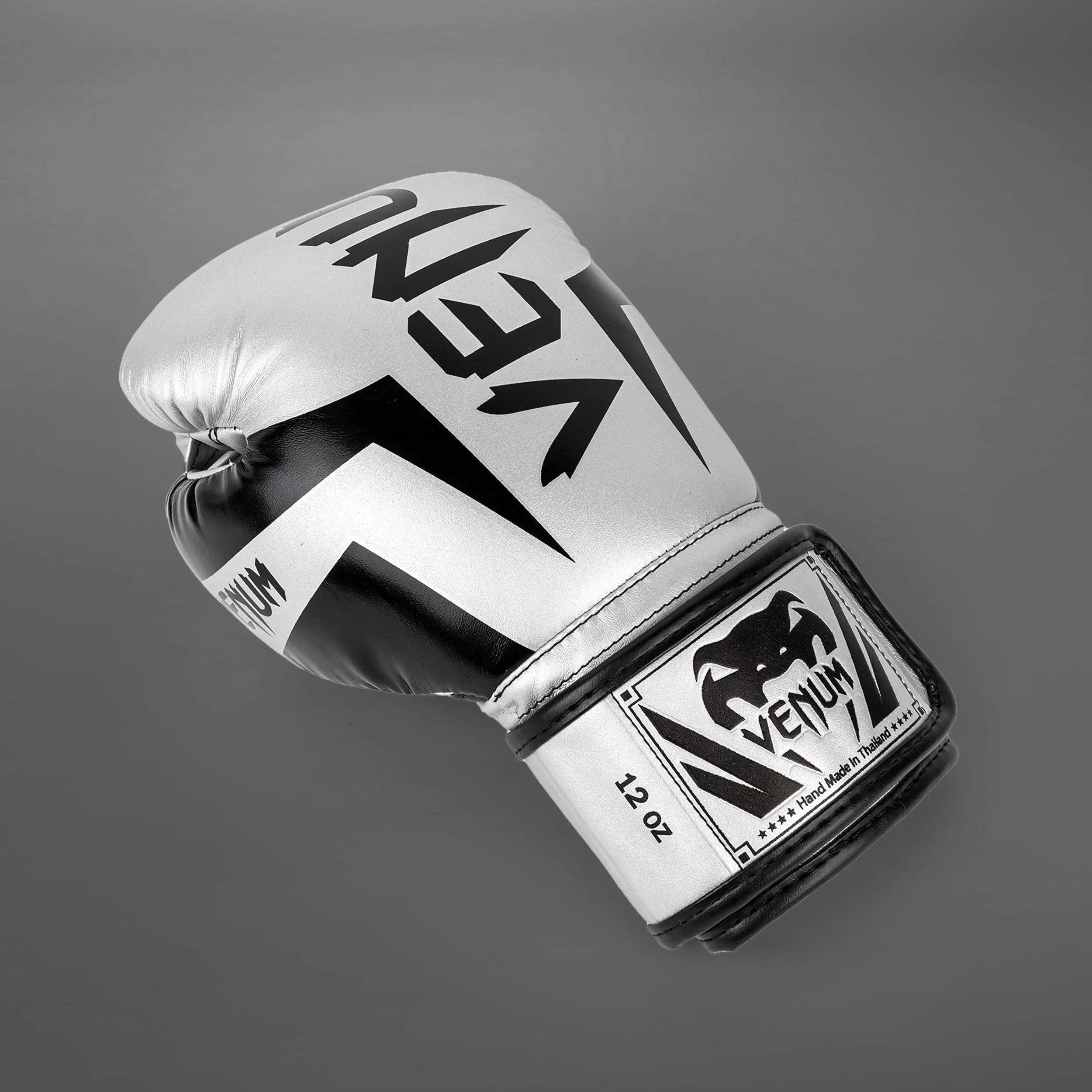 Venum Elite Boxing Gloves - Silver/Black страничен изглед