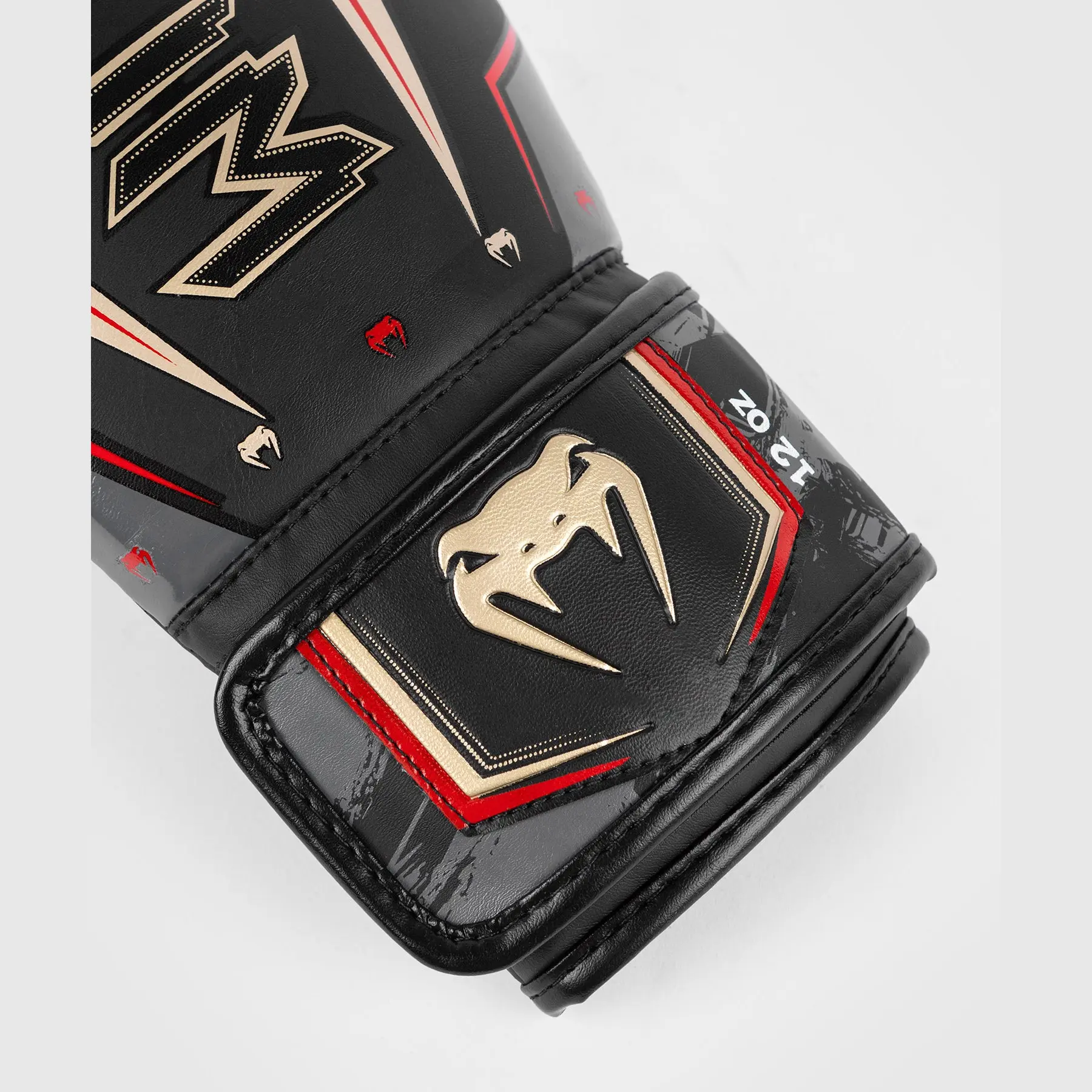 Venum Elite Evo Boxing Gloves - Black/Gold/Red детайл на китката
