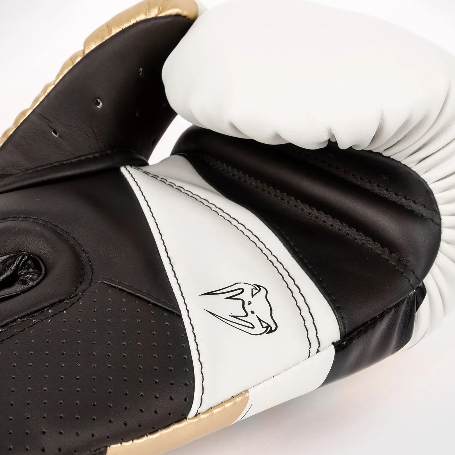 Venum Elite Evo Boxing Gloves - White/Gold вътрешна част