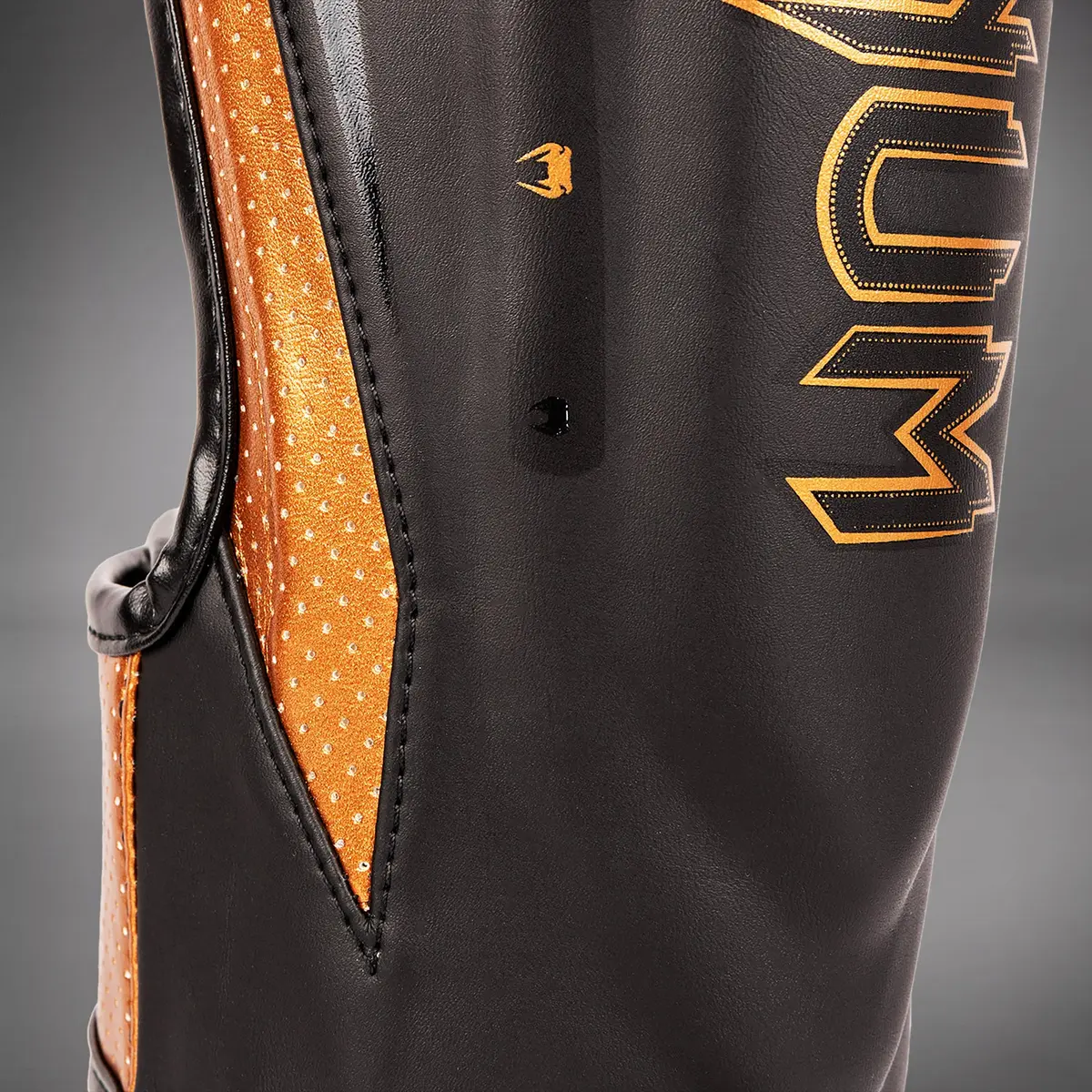 Venum Elite Evo Shinguards - Black/Bronze детайл