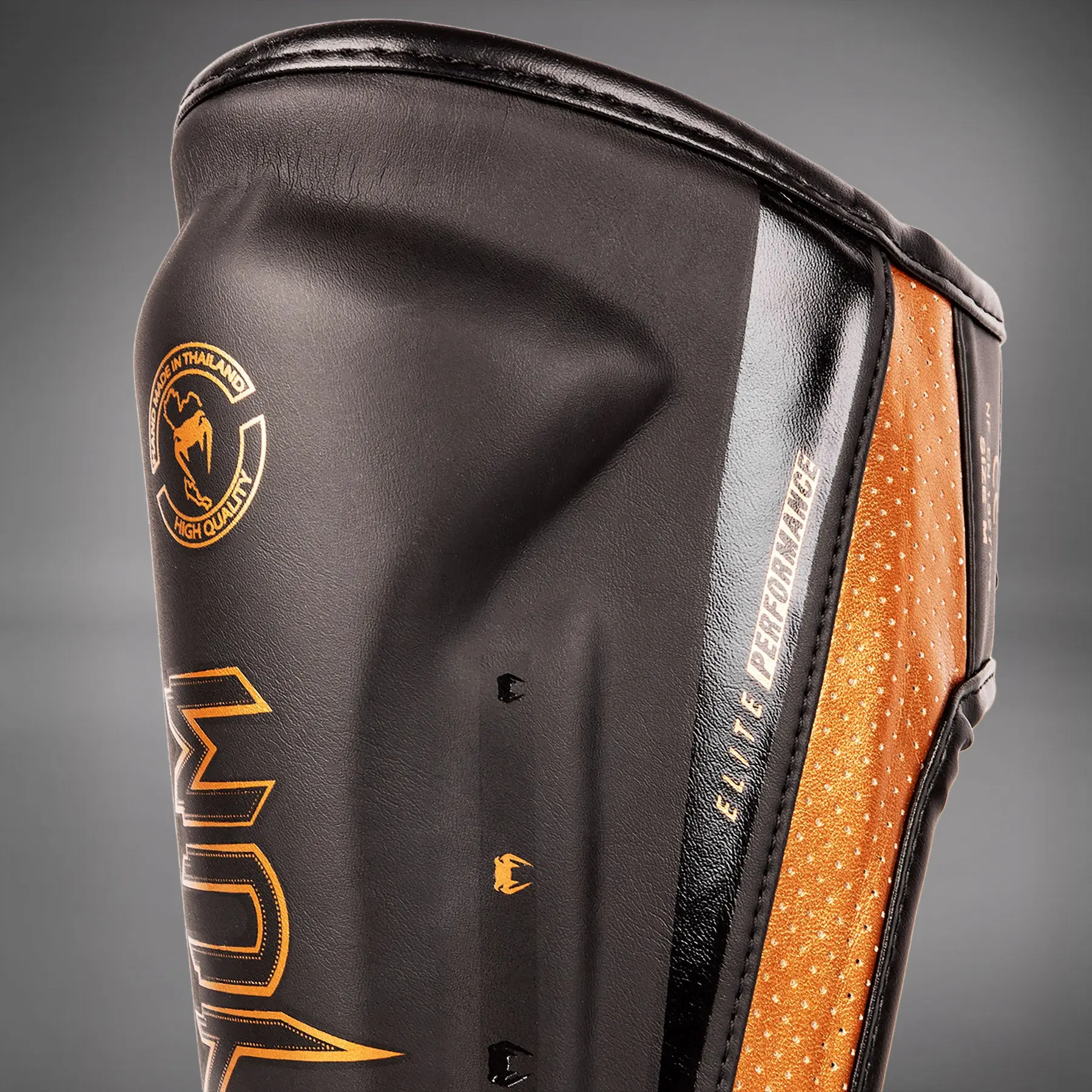 Venum Протектори за крака БЕЗ ХОДИЛО KONTACT SHINGUARDS COTTON BLACK детайл