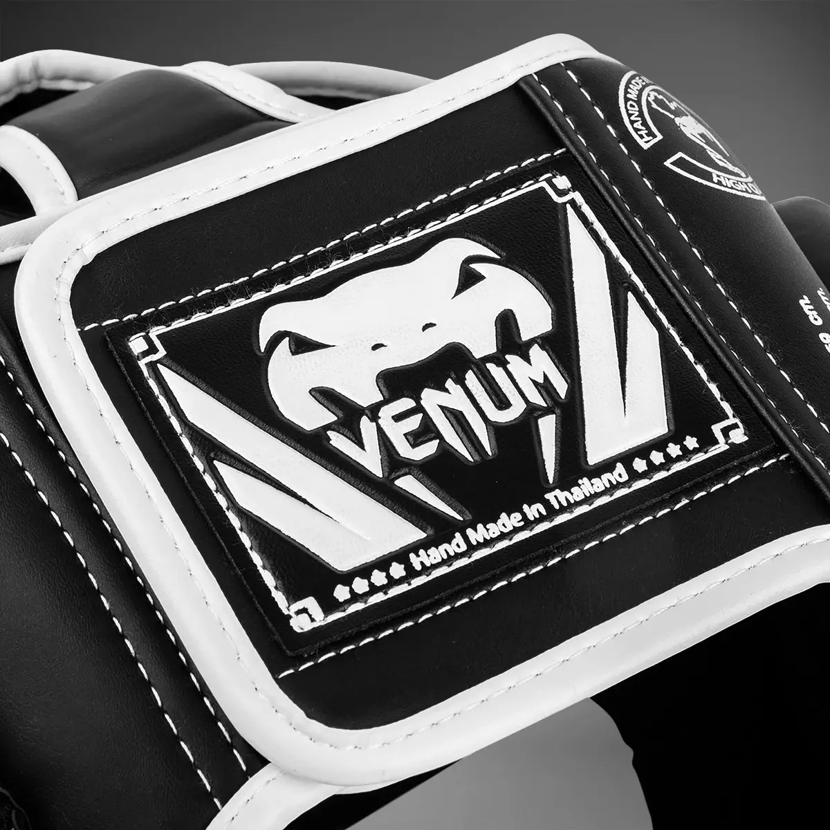 Venum Elite Headgear - Black/White етикет с лого