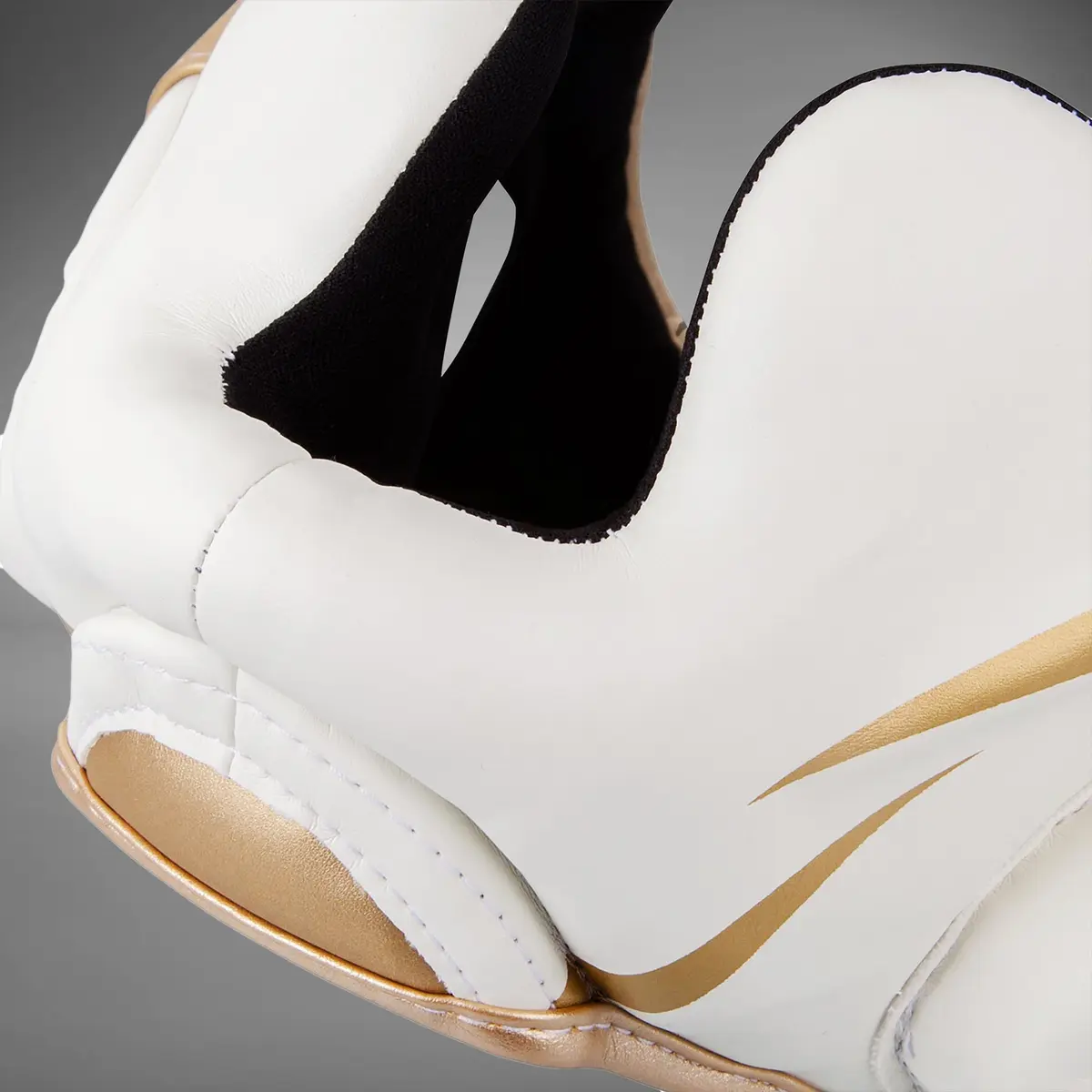 Venum Elite Headgear White/Gold детайл отстрани