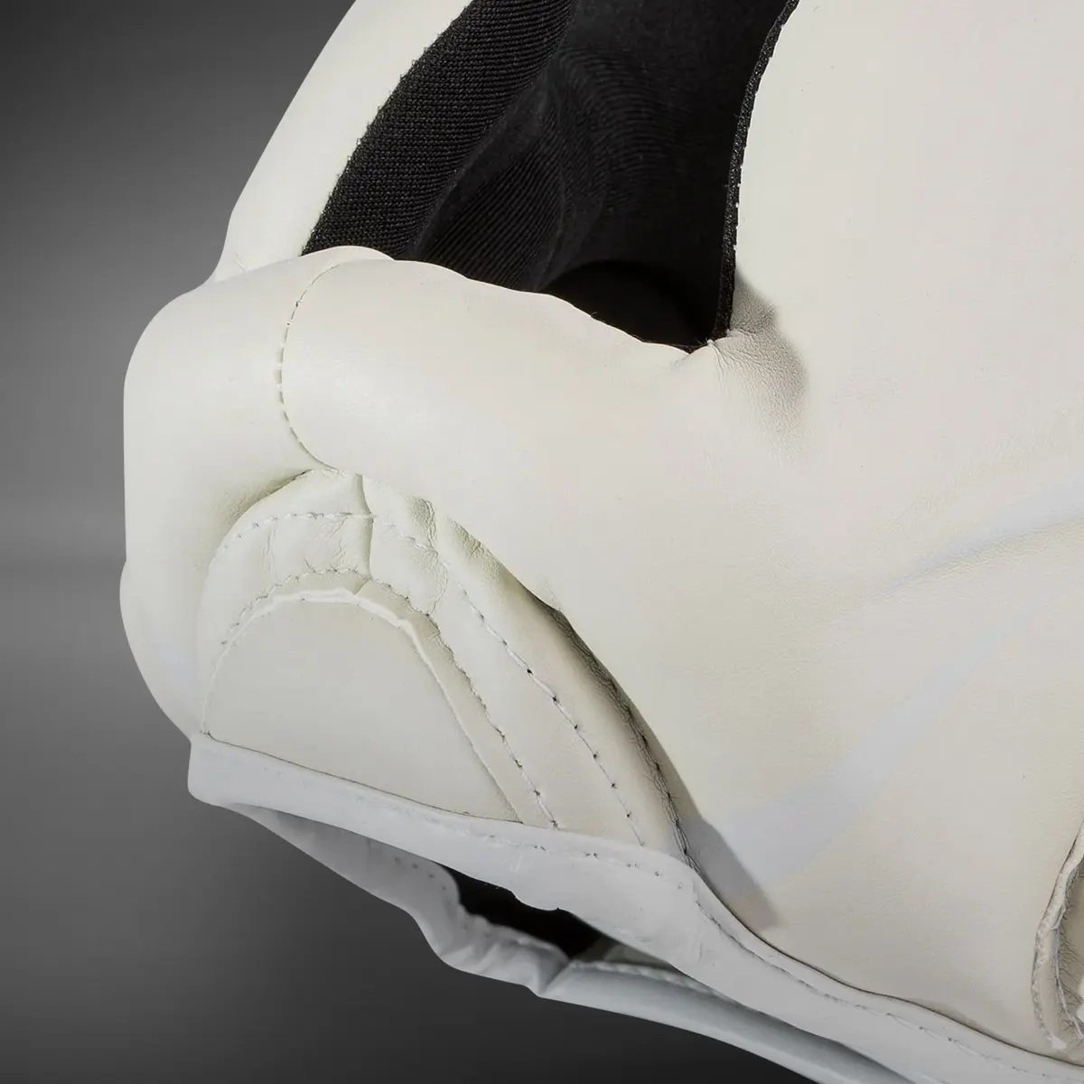 Venum Elite Headgear – White/White детайл отстрани