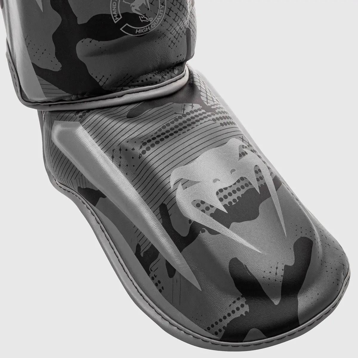 Venum Elite Shin Guard - Black Camo камуфлажен детайл