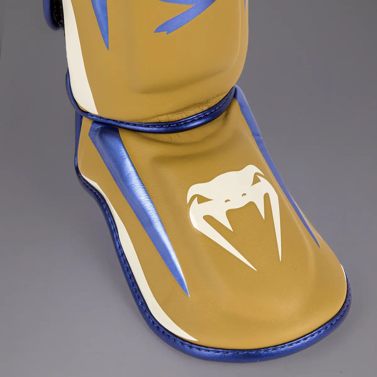 Venum Elite Shin Guards - Camel - Special Edition детайл