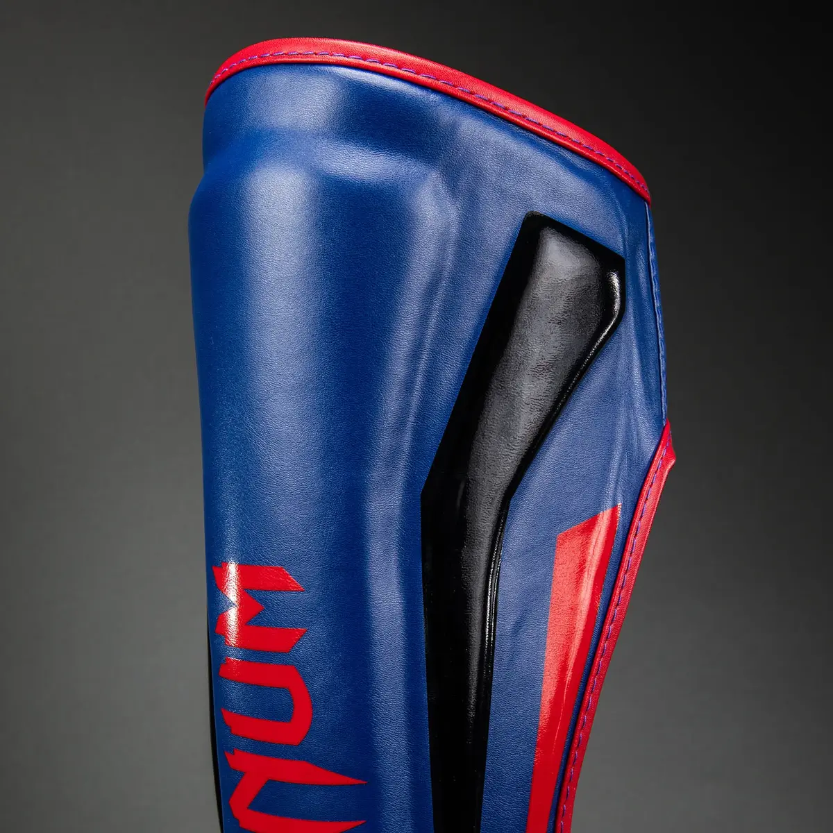 Venum Elite Shin Guards - Dark Blue/Red детайл