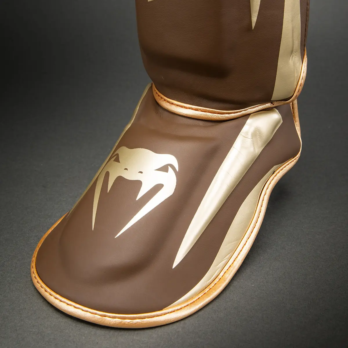 Venum Elite Shin Guards - Dark Brown предна част