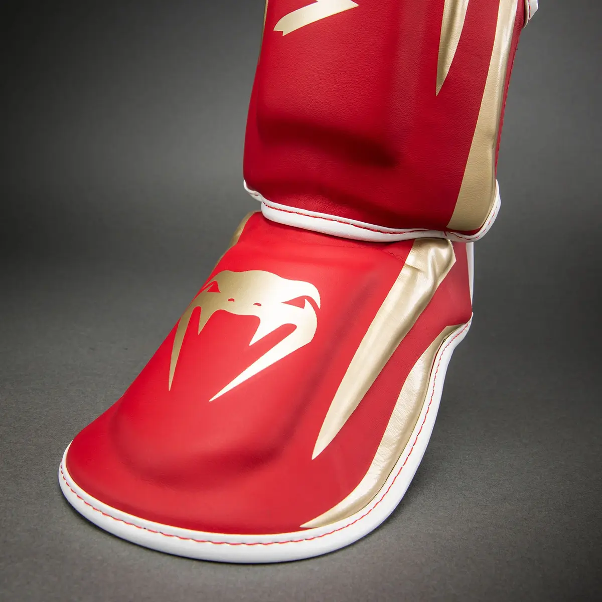 Venum Elite Shin Guards - Red подложка за стъпало