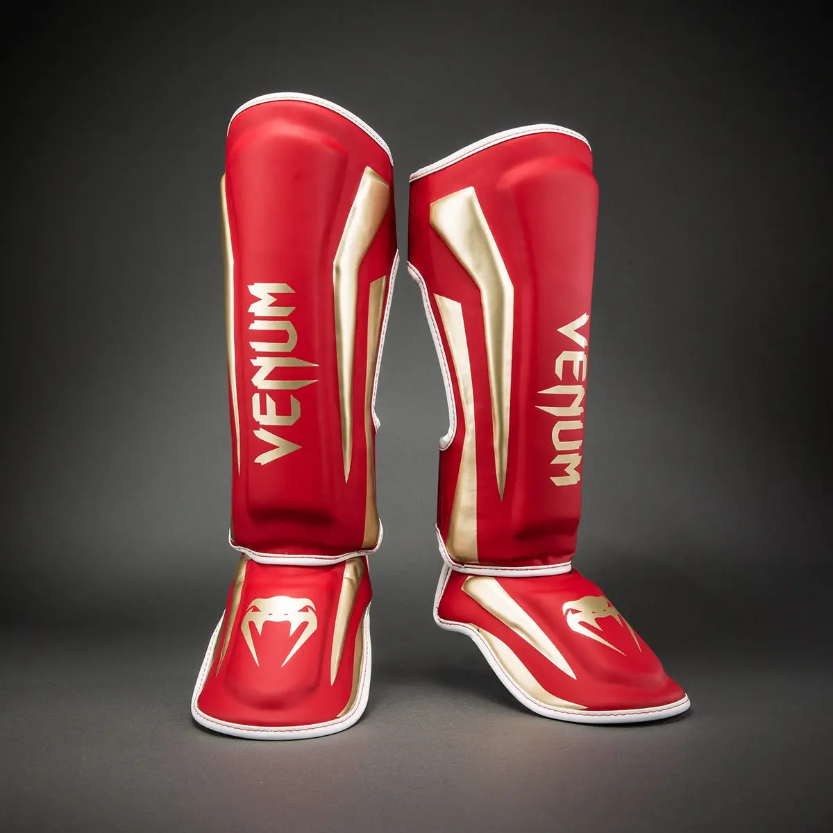 Venum Elite Shin Guards - Red преден изглед