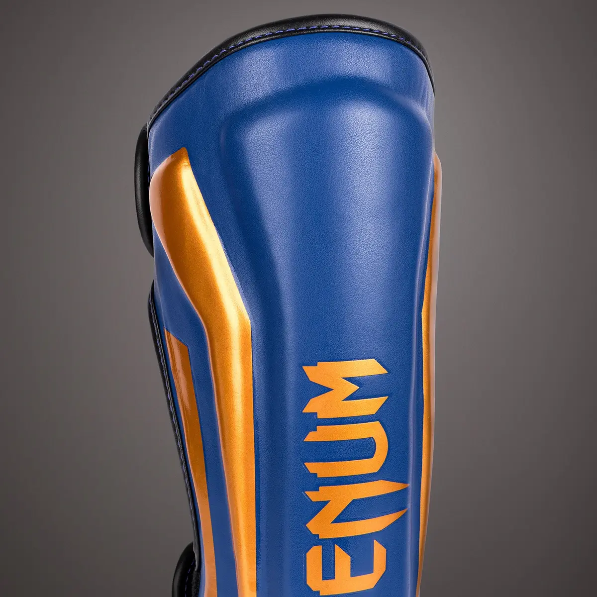 Venum Elite Shin Guards - Royal Blue - Special Edition детайл