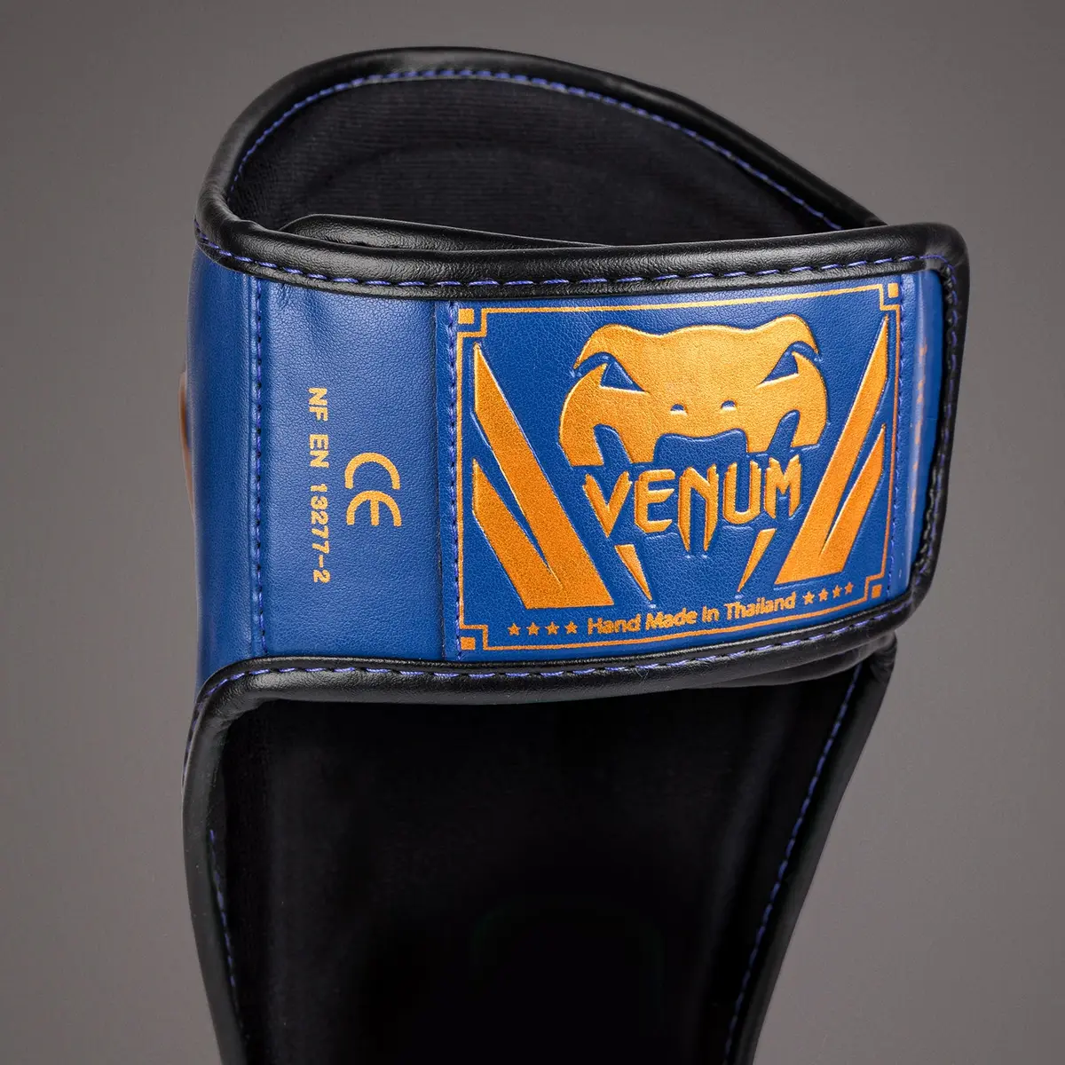 Venum Elite Shin Guards - Royal Blue - Special Edition етикет