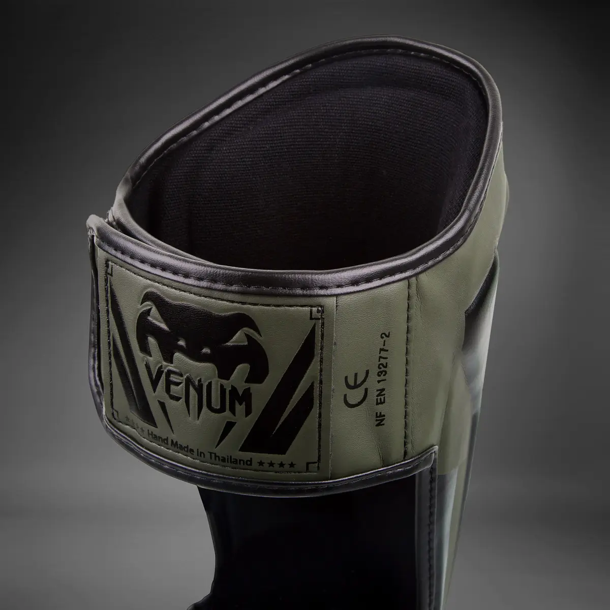 Venum Elite Standup Shin guards - Khaki/Black вътрешен изглед и етикет