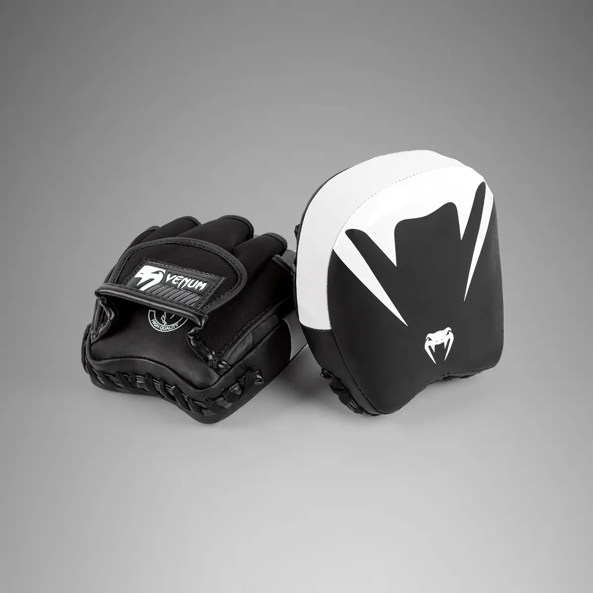 Venum Elite Thick Coaching Mitts Leather Mini (Pair) - Black/White изглед отгоре