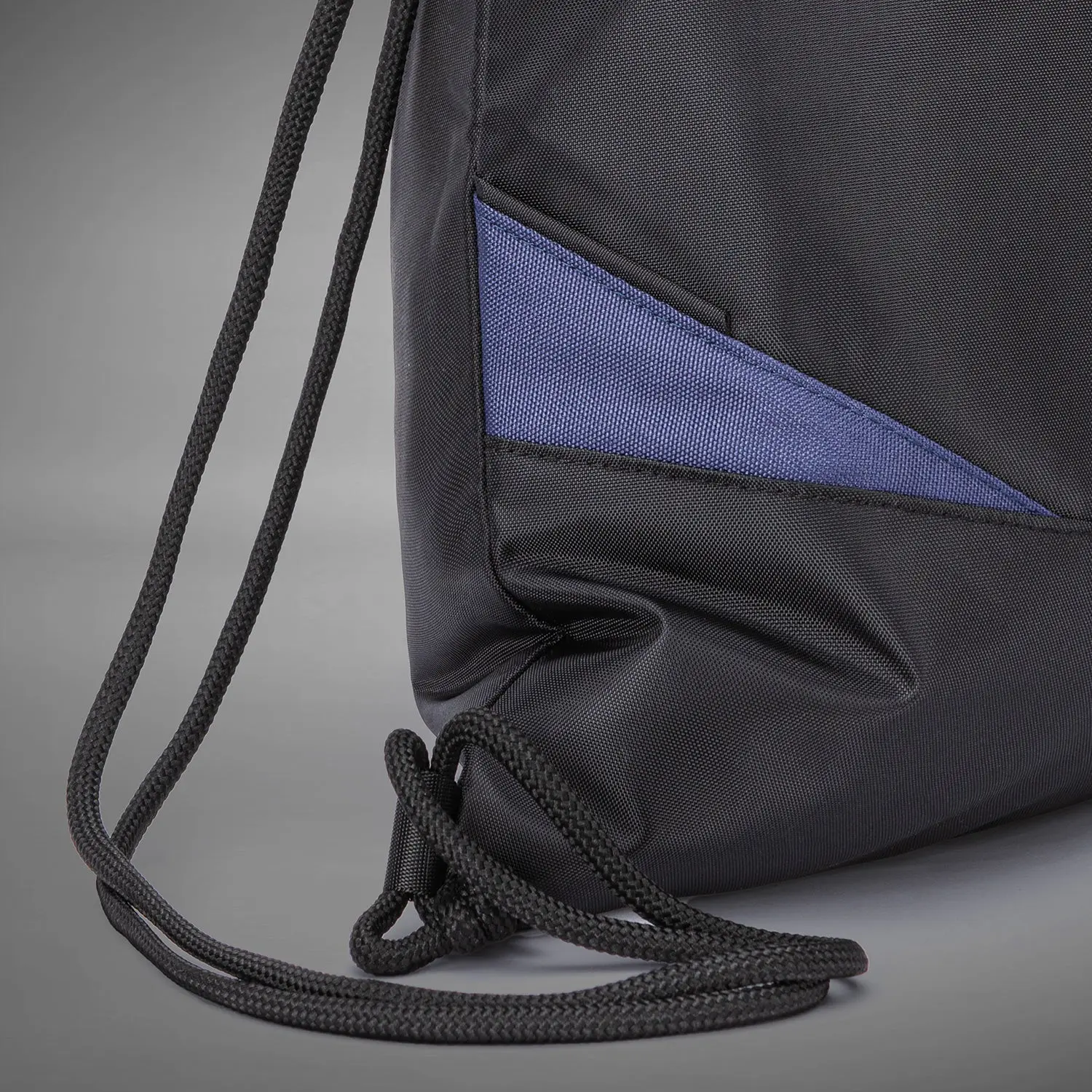 Venum Evo 2 Drawstring Bag (15-20L) - Black/Blue, детайлен изглед на страничен панел и шнурове
