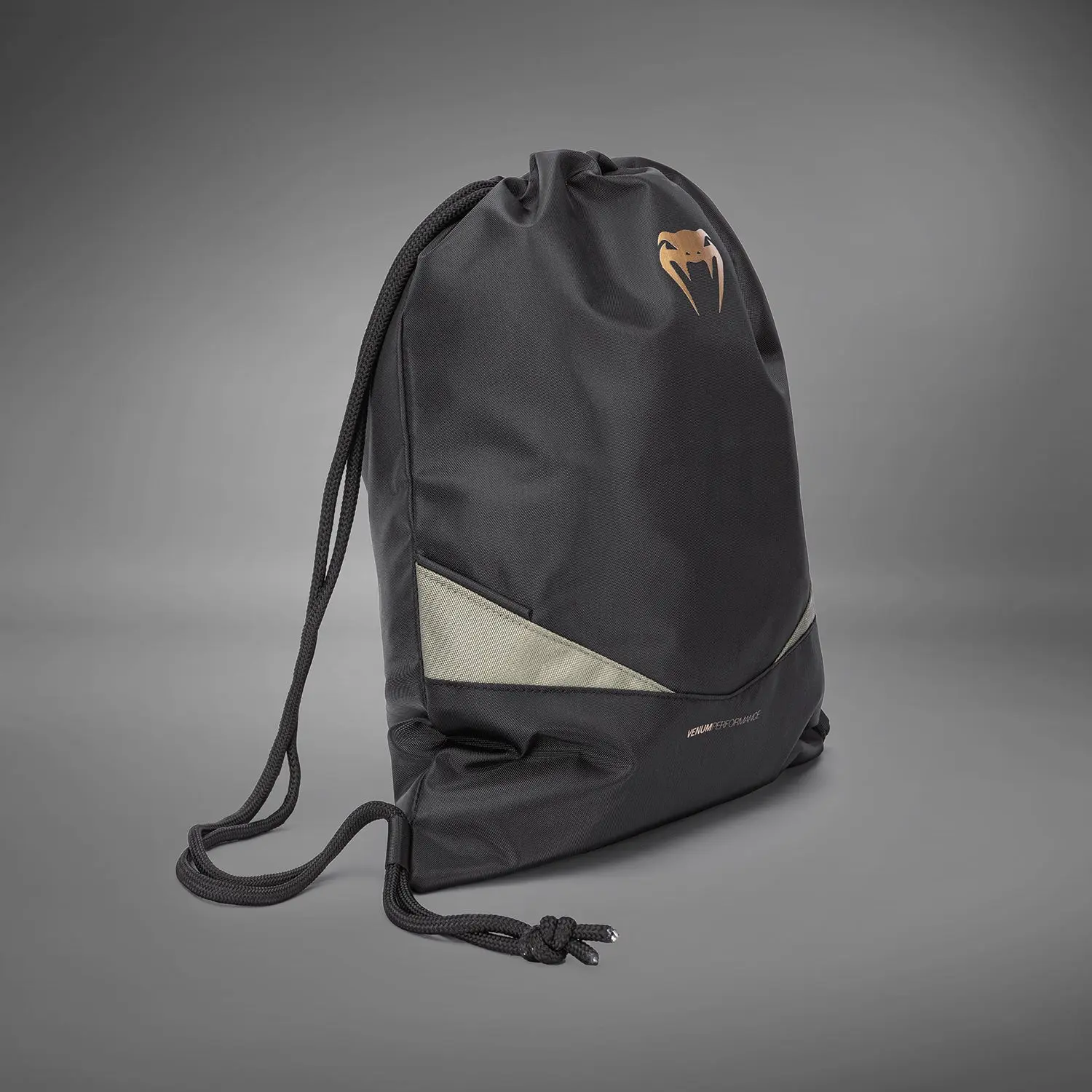 Venum Evo 2 Drawstring Bag (15-20L) - Black/Khaki, преден изглед с лого