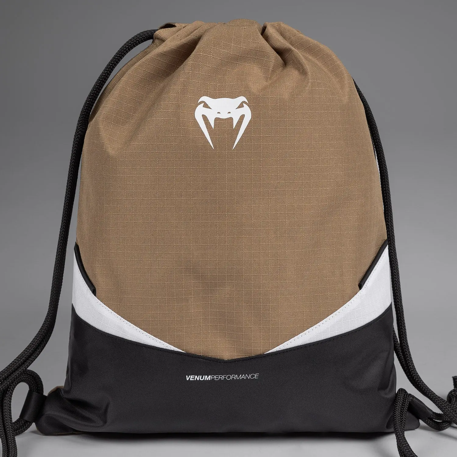 Venum Evo 2 Drawstring Bag (15-20L) - Dune преден изглед с логото