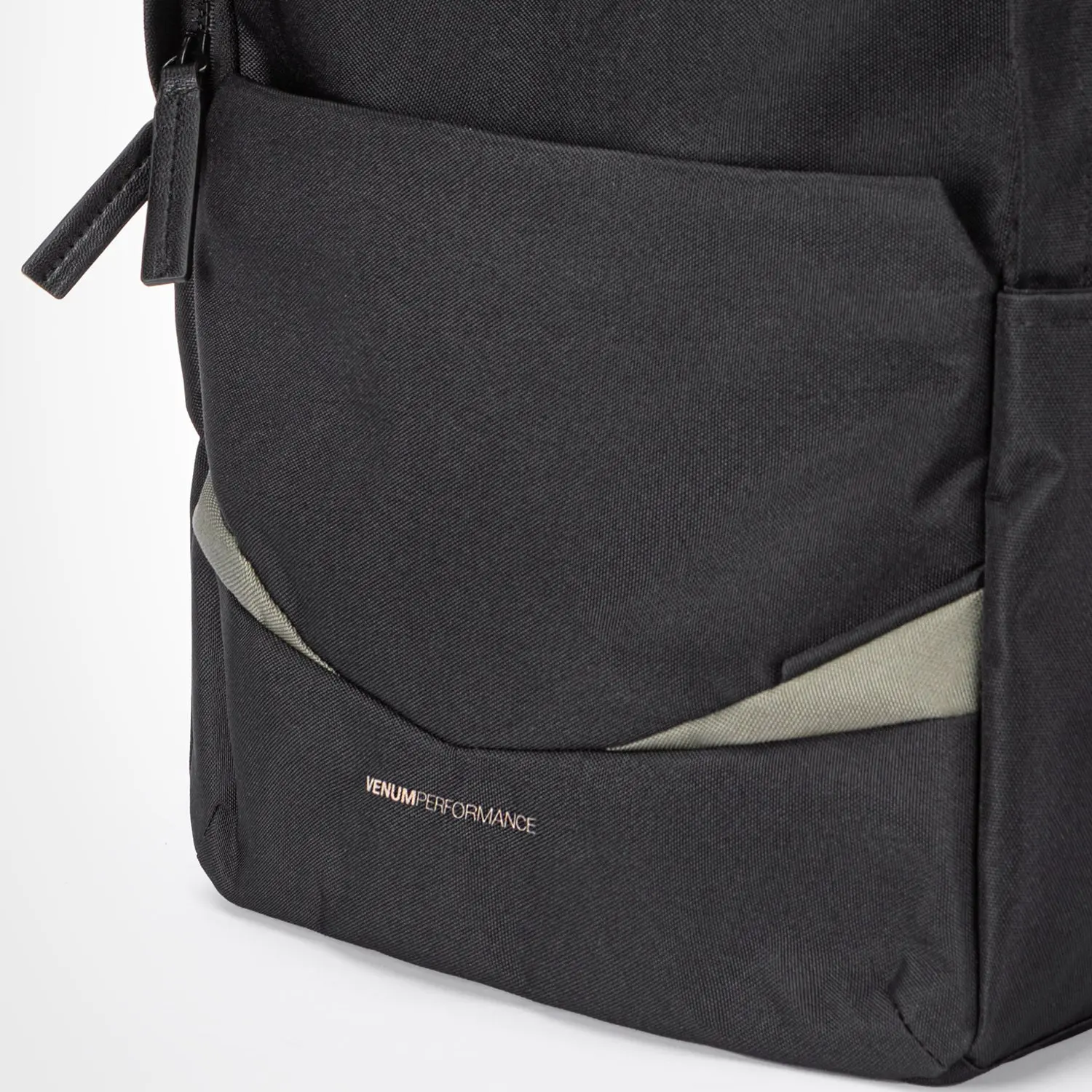 Venum Evo 2 Light Backpack (20-25L) - Black/Khaki, детайл на преден джоб