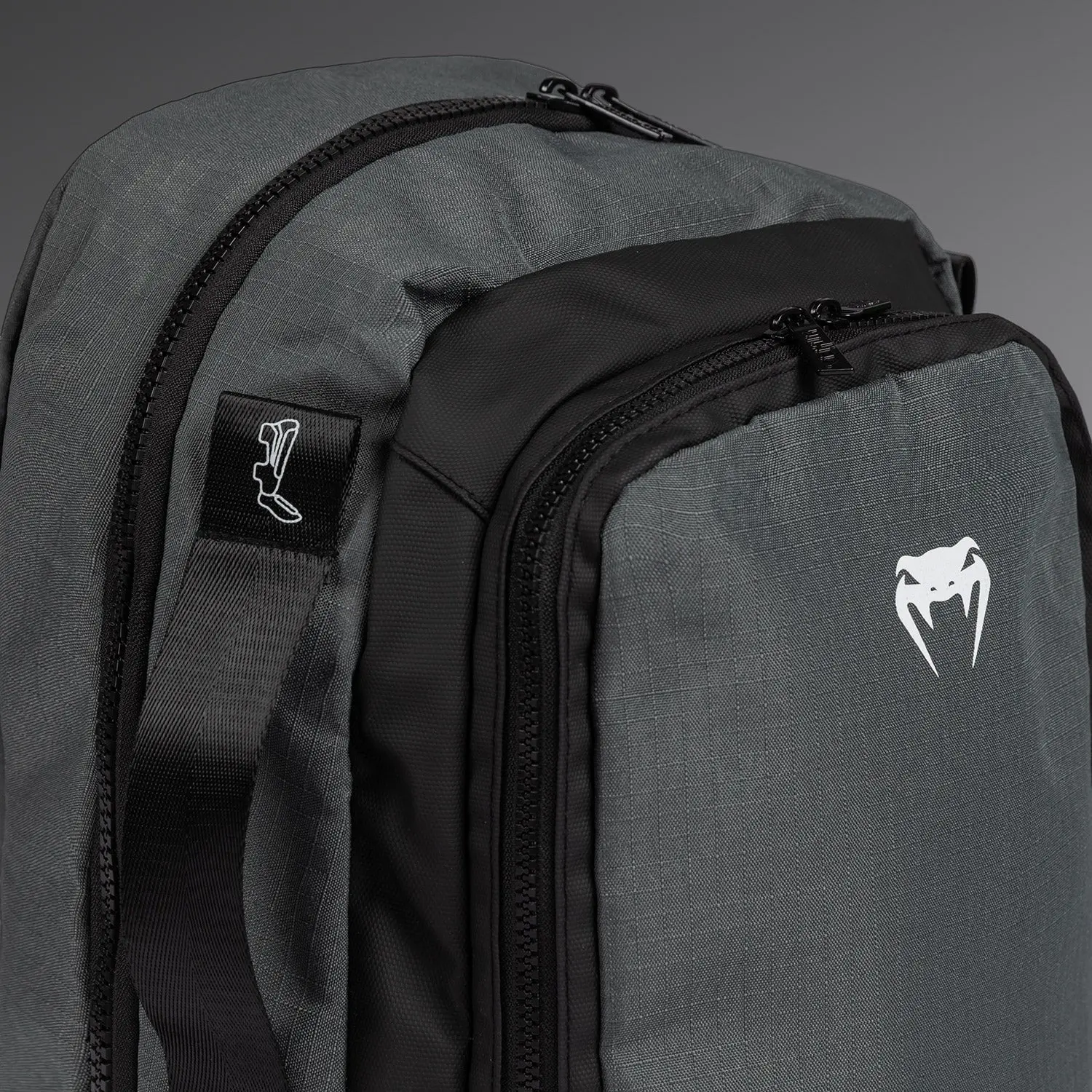 Venum Evo 2 Ripstop Backpack (20-25L) - Storm Grey, детайл от преден джоб