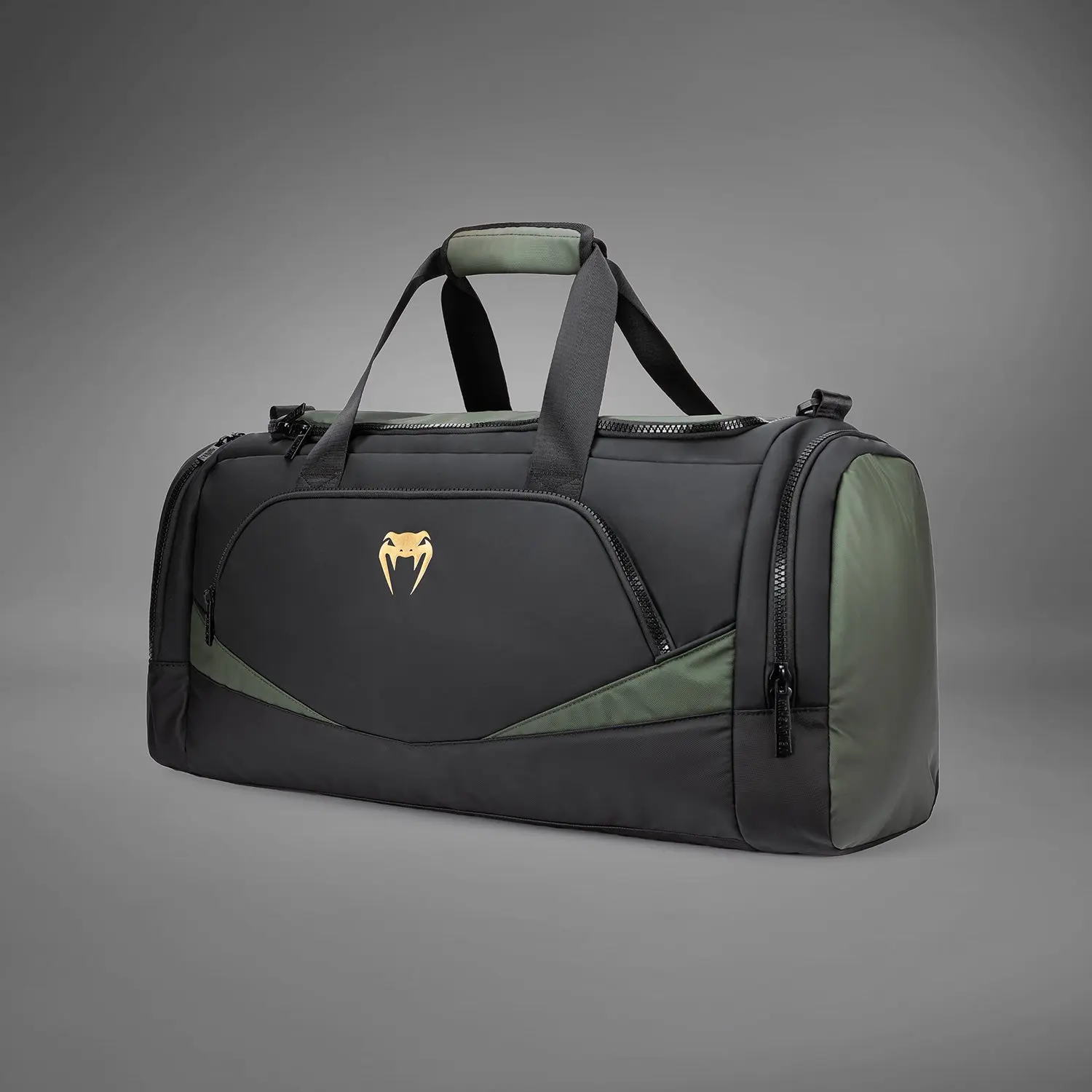 Venum Evo 2 Trainer Lite Duffle Bag (55-63L) - Black/Khaki отстрани с лого Venum