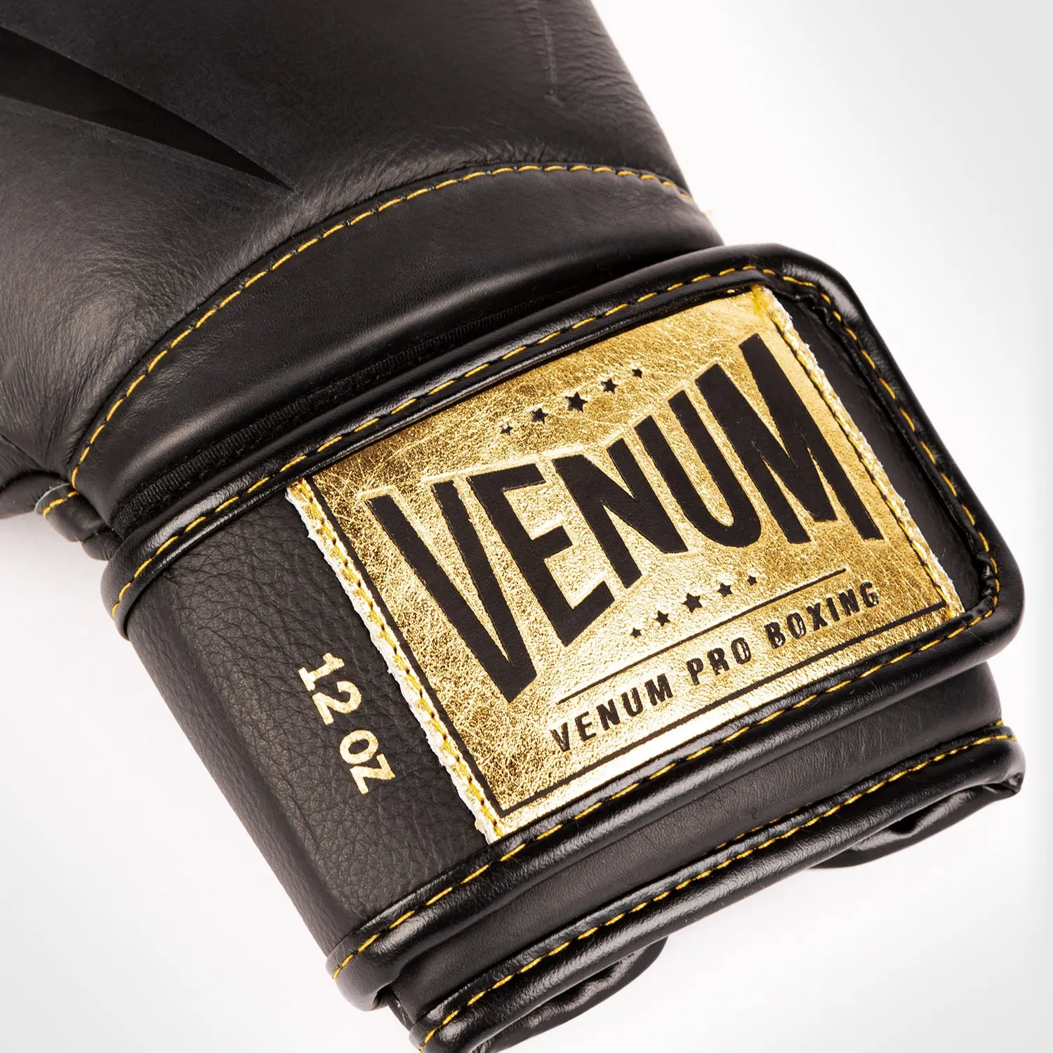 Venum Giant 2.0 Pro Boxing Gloves Velcro - Black/Black-Gold етикет 12 OZ