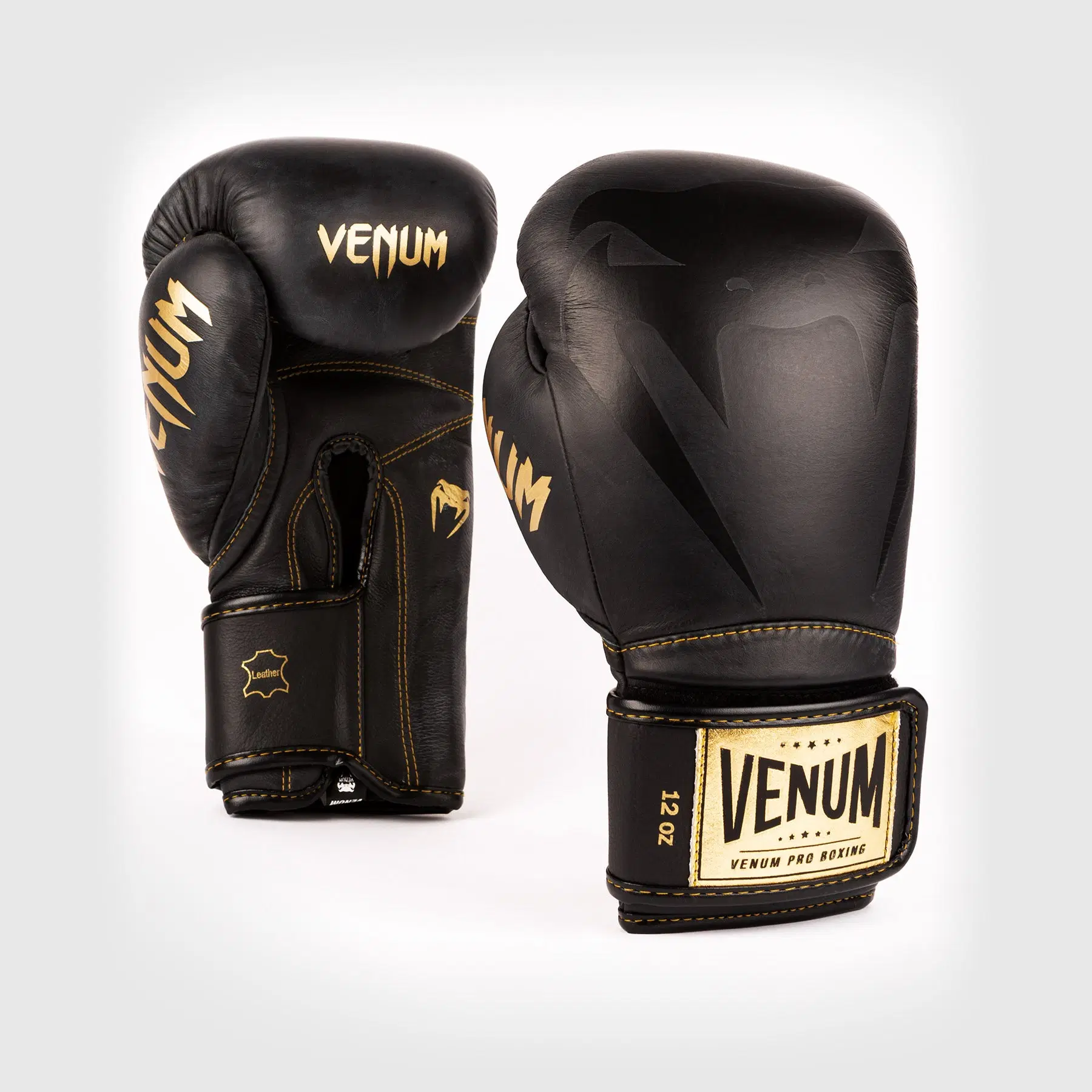 Venum Giant 2.0 Pro Boxing Gloves Velcro - Black/Black-Gold преден изглед