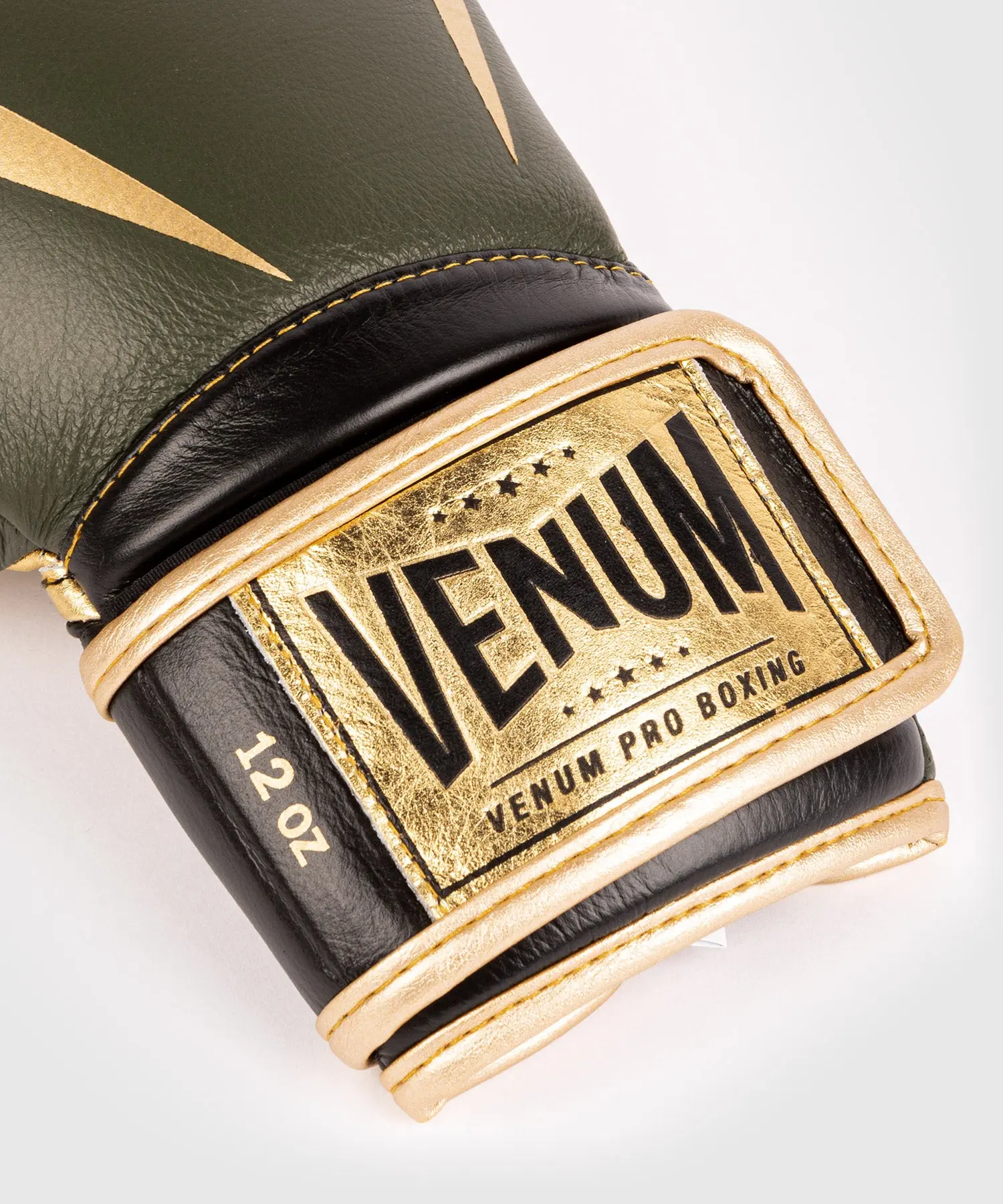 Venum Giant 2.0 Pro Boxing Gloves Velcro - Khaki/Gold детайл на предна част