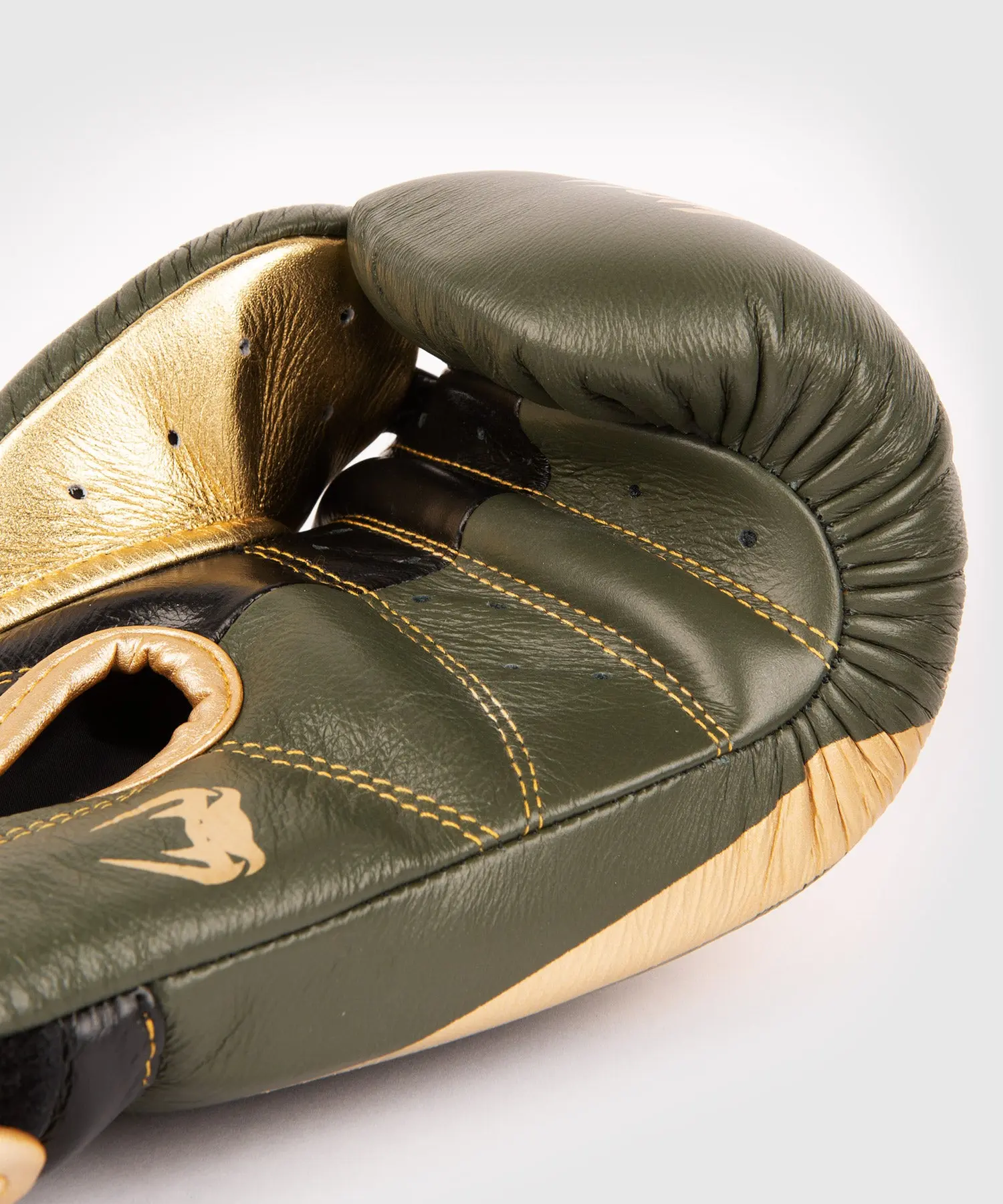 Venum Giant 2.0 Pro Boxing Gloves Velcro - Khaki/Gold вътрешен изглед