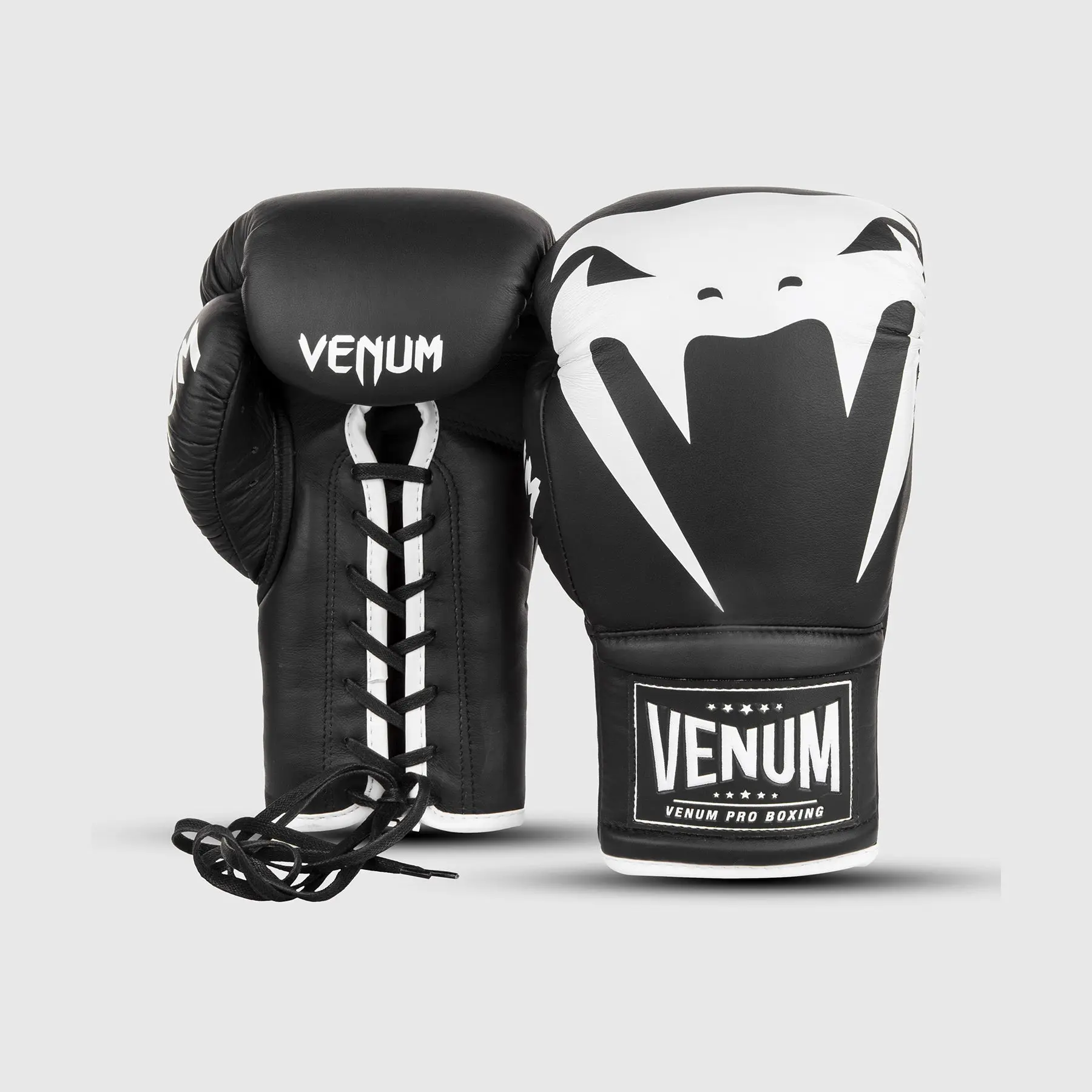 Venum Giant 2.0 Pro Boxing Gloves - With Laces заден изглед