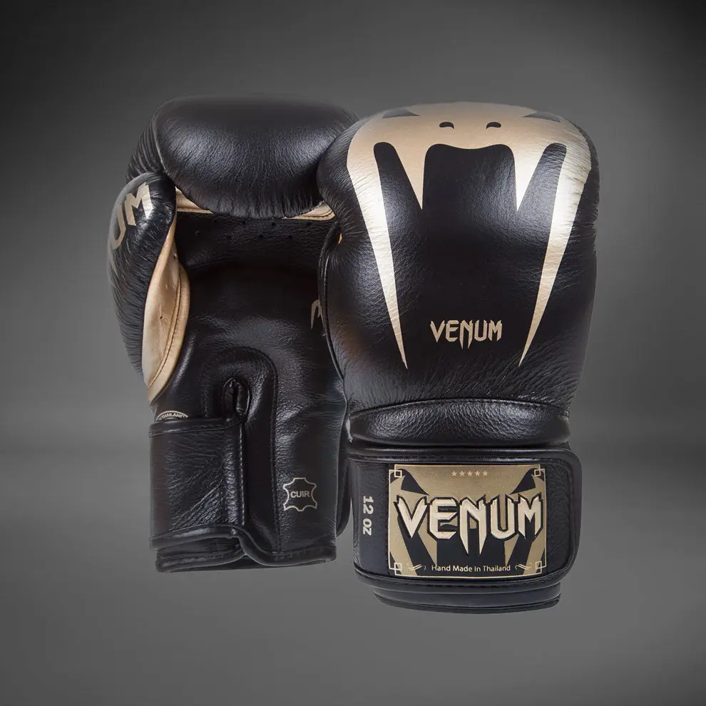 Venum Giant 3.0 Boxing Gloves - Nappa Leather Black Gold страничен изглед
