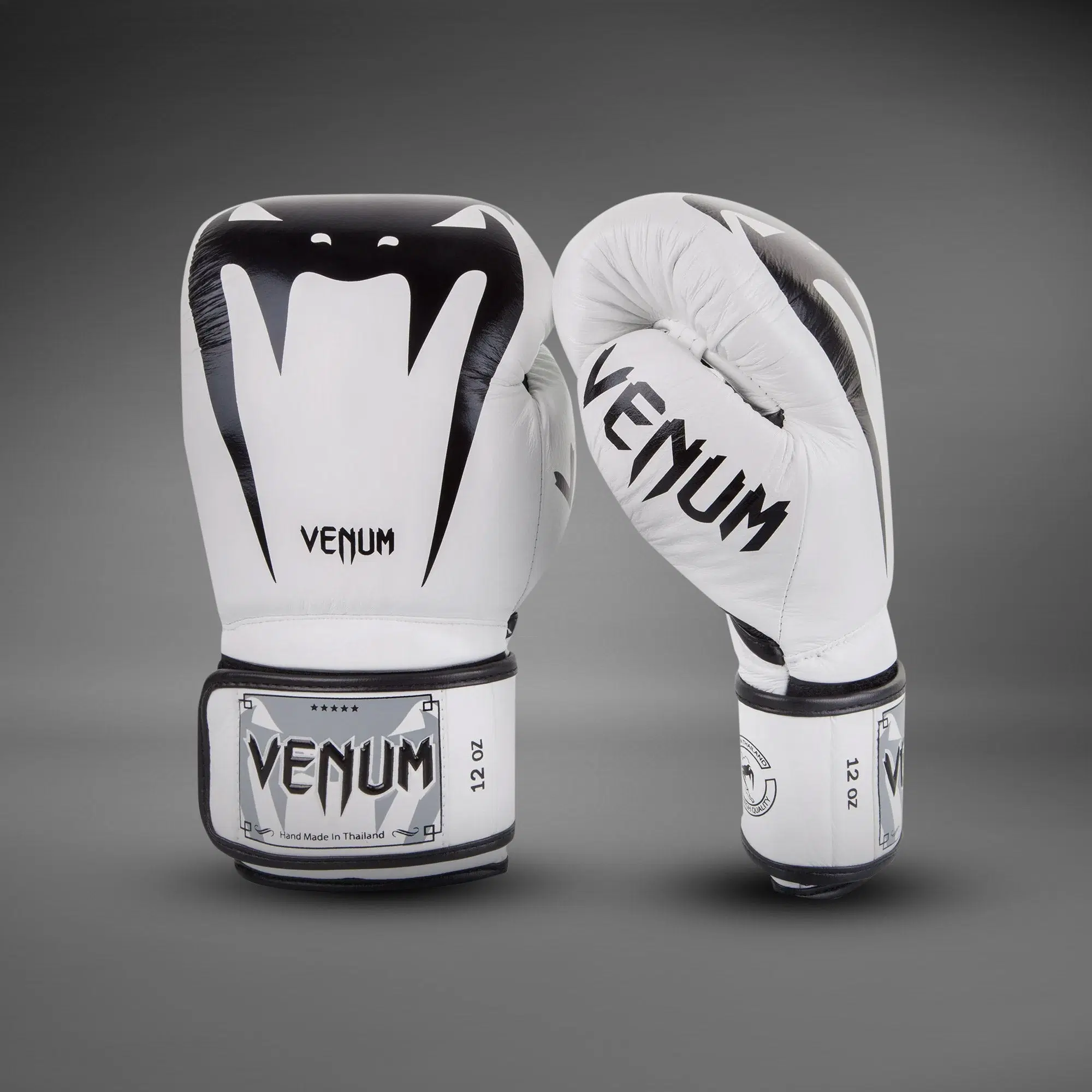 Venum Giant 3.0 Boxing Gloves - Nappa Leather - White преден изглед