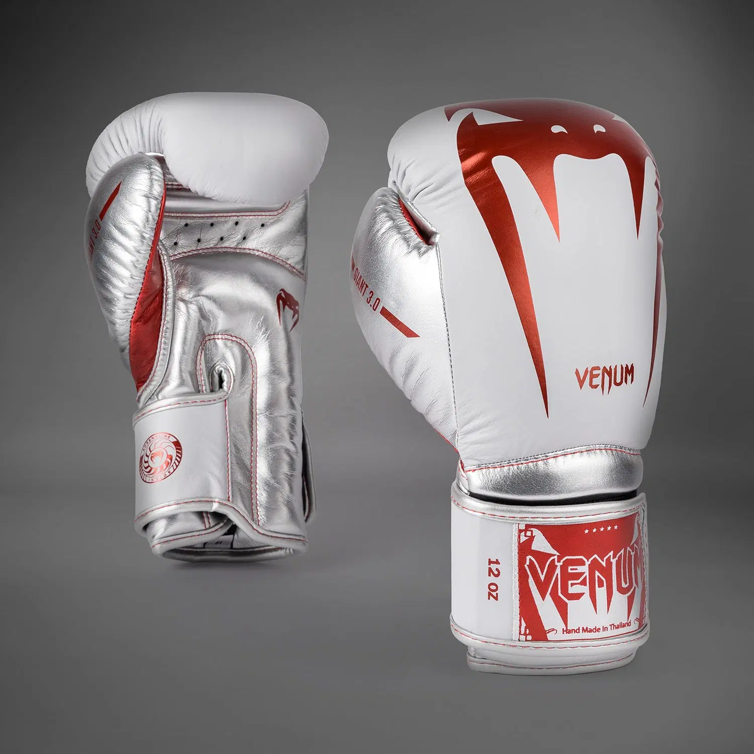 Venum Giant 3.0 Boxing gloves - Red/Silver - Special Edition, преден изглед