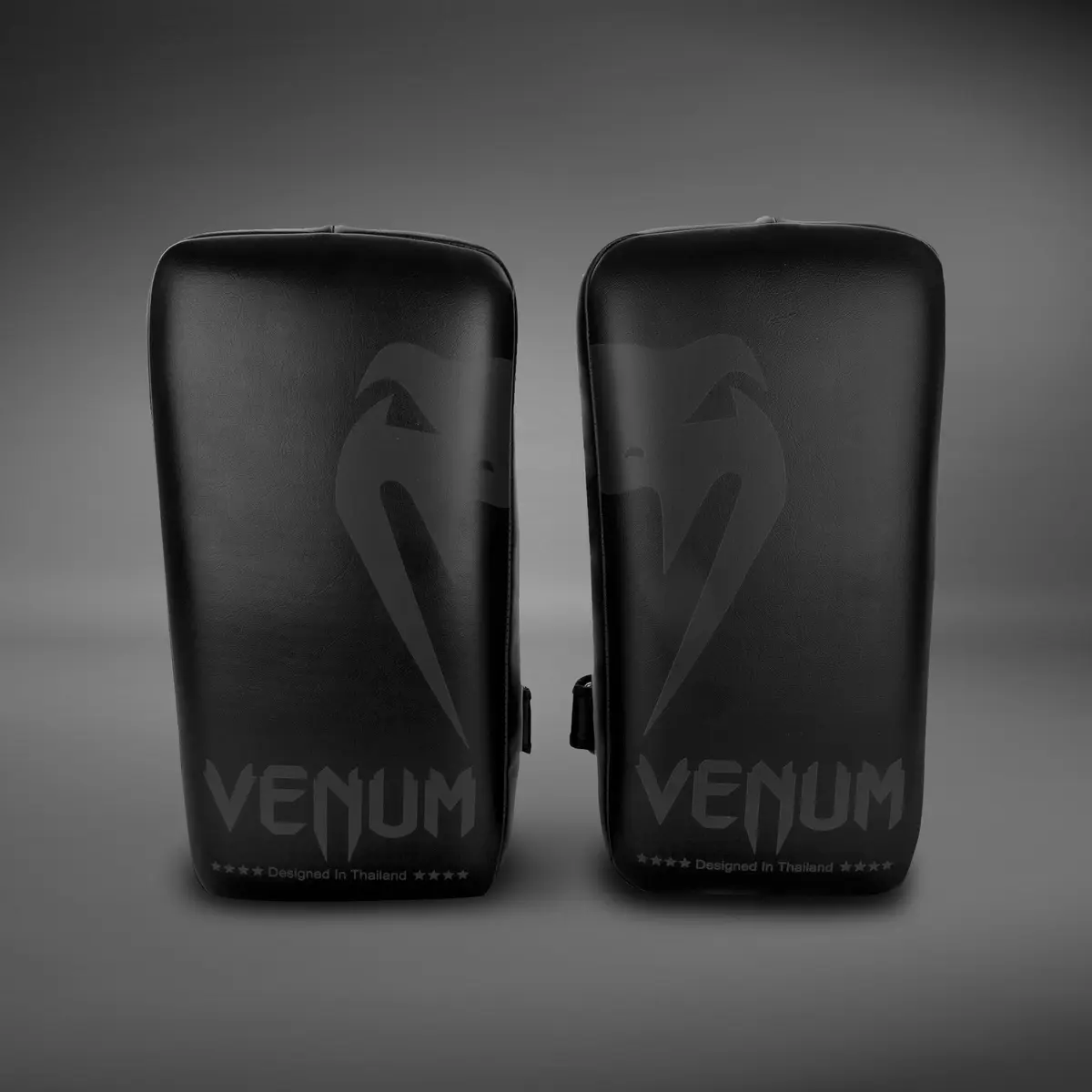 Venum Giant Kick Pads - Black/Black (Pair)