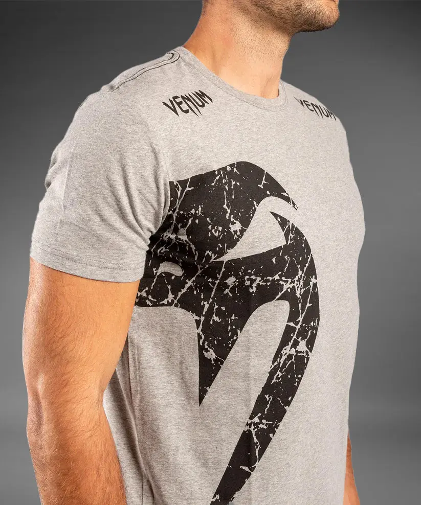 Venum Тениска - VENUM GIANT T-SHIRT - GREY/BLACK, детайл от предната страна
