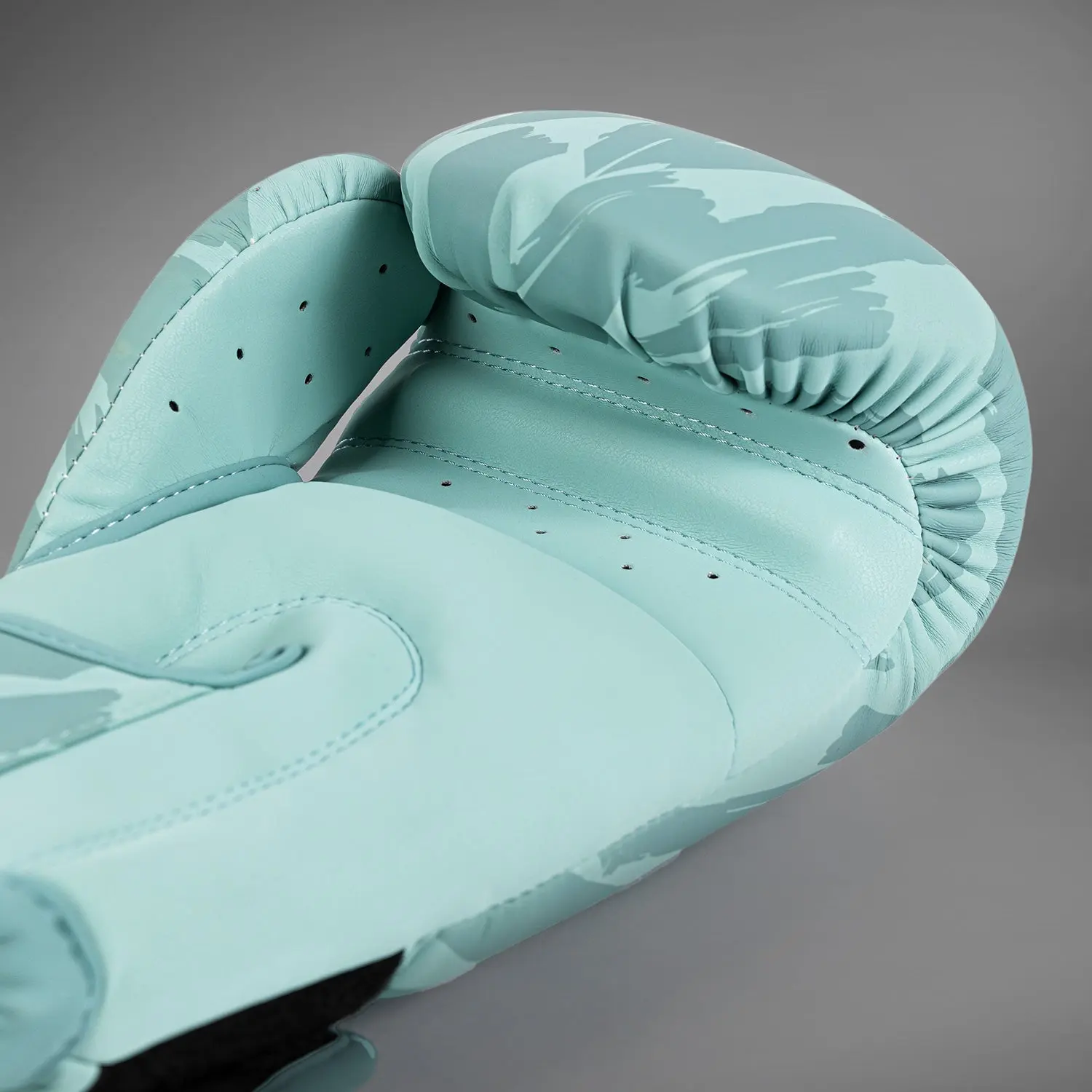 Venum Graffiti Boxing Gloves - Aqua, затворена ръкавица