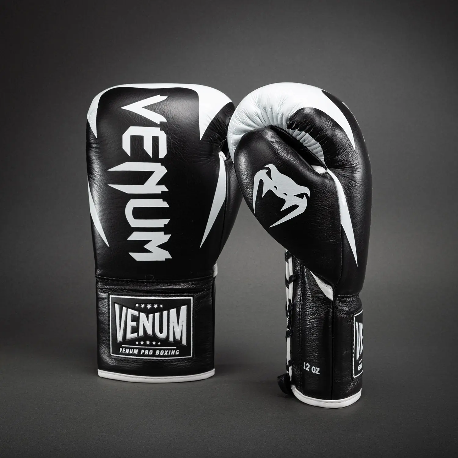 Venum Hammer Pro Boxing Gloves with Laces - Black/White предна част