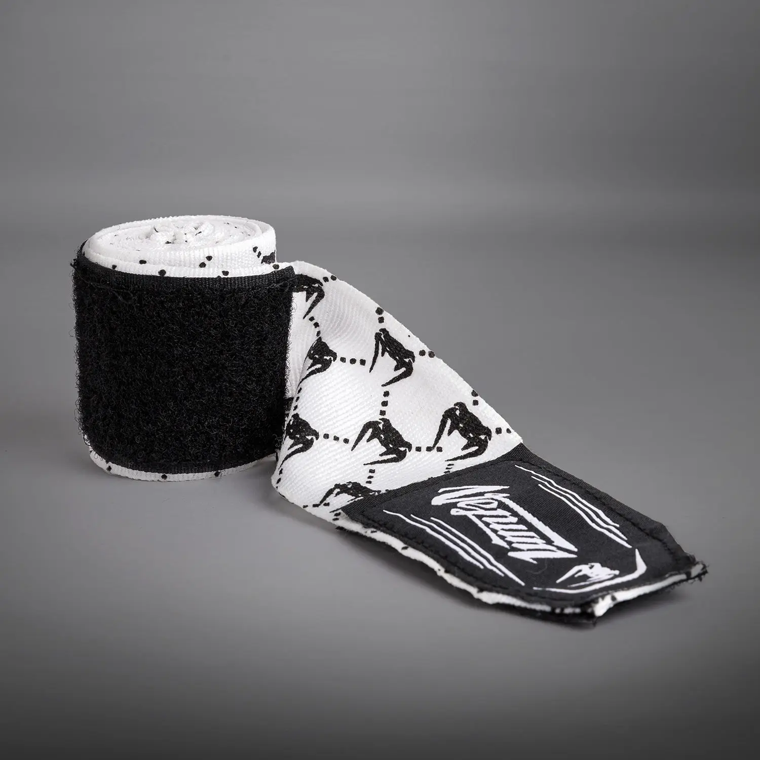 Venum Бинтове - Santa Muerte Handwraps - Black - 4.5m, преден изглед с лого
