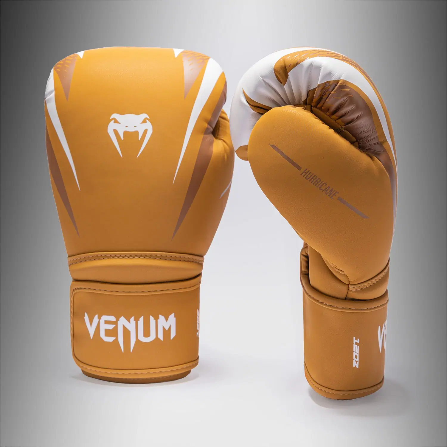 Venum Hurricane Boxing Gloves - Havana/ White преден изглед