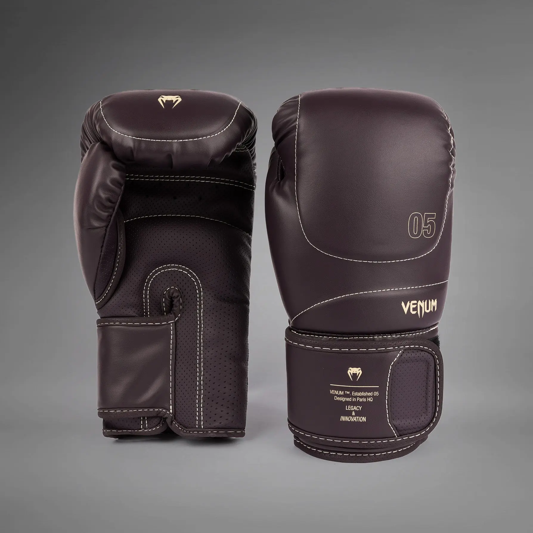 Venum Impact Evo Boxing Gloves - Chocolate, изглед отпред с перфорации