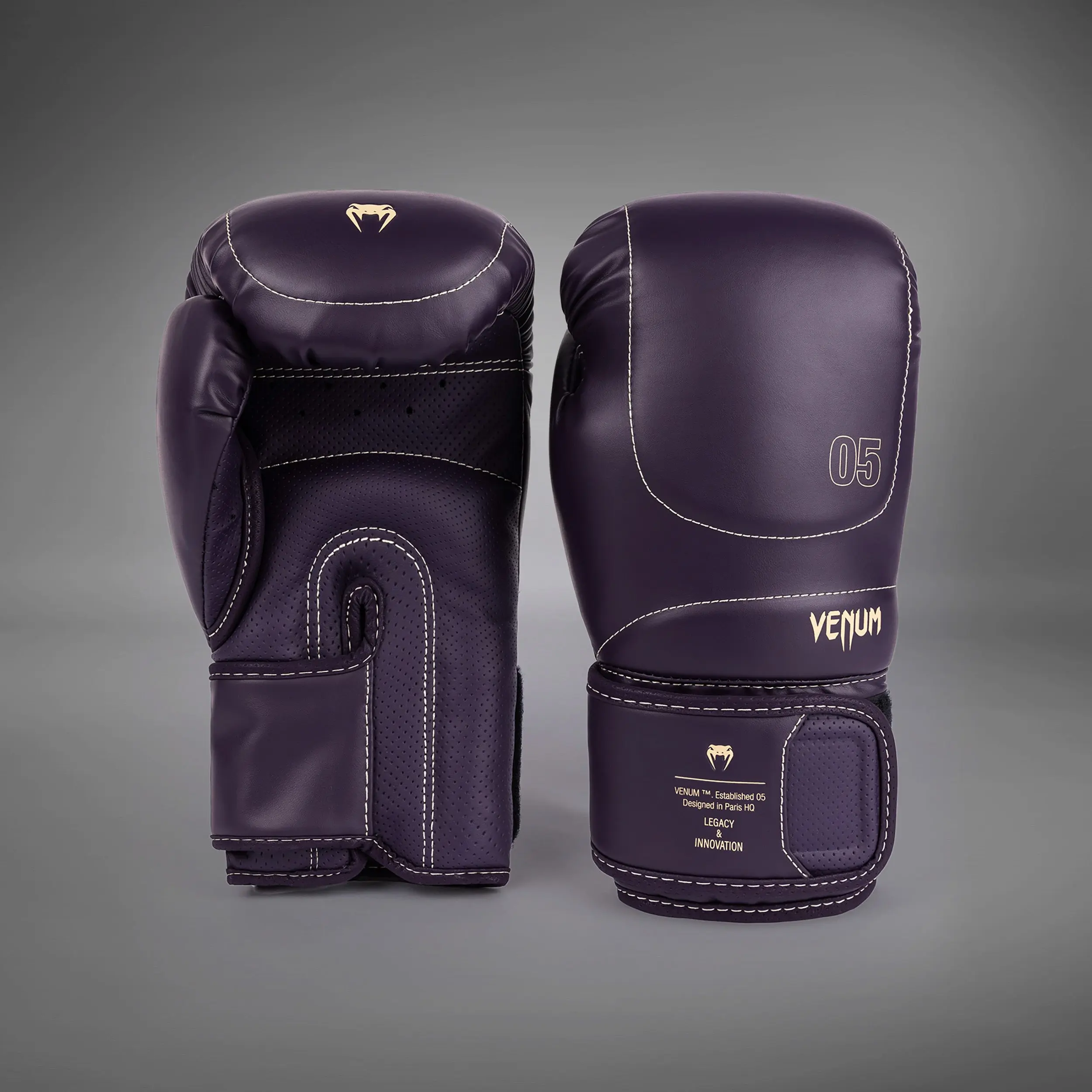 Venum Impact Evo Boxing Gloves - Deep Purple, преден изглед с етикет