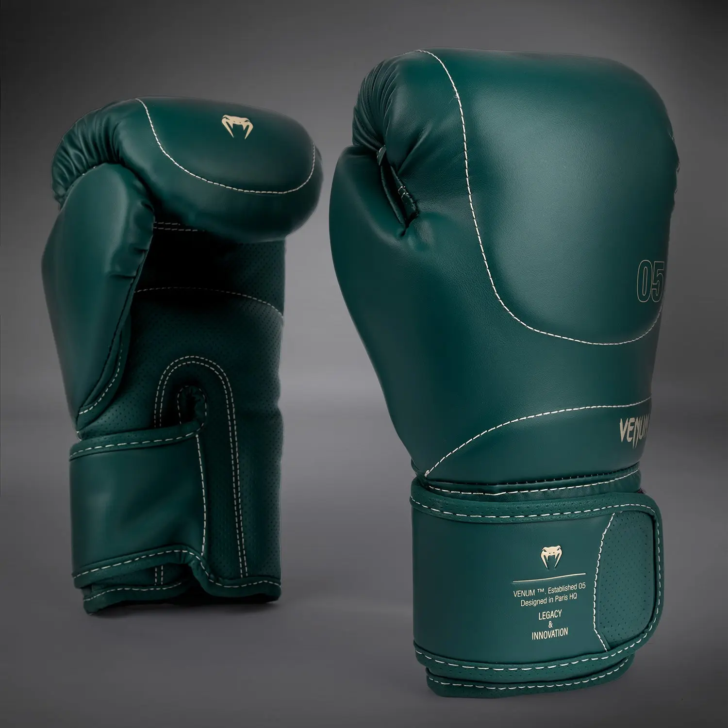 Venum Impact Evo Boxing Gloves - Emerald Green страничен изглед