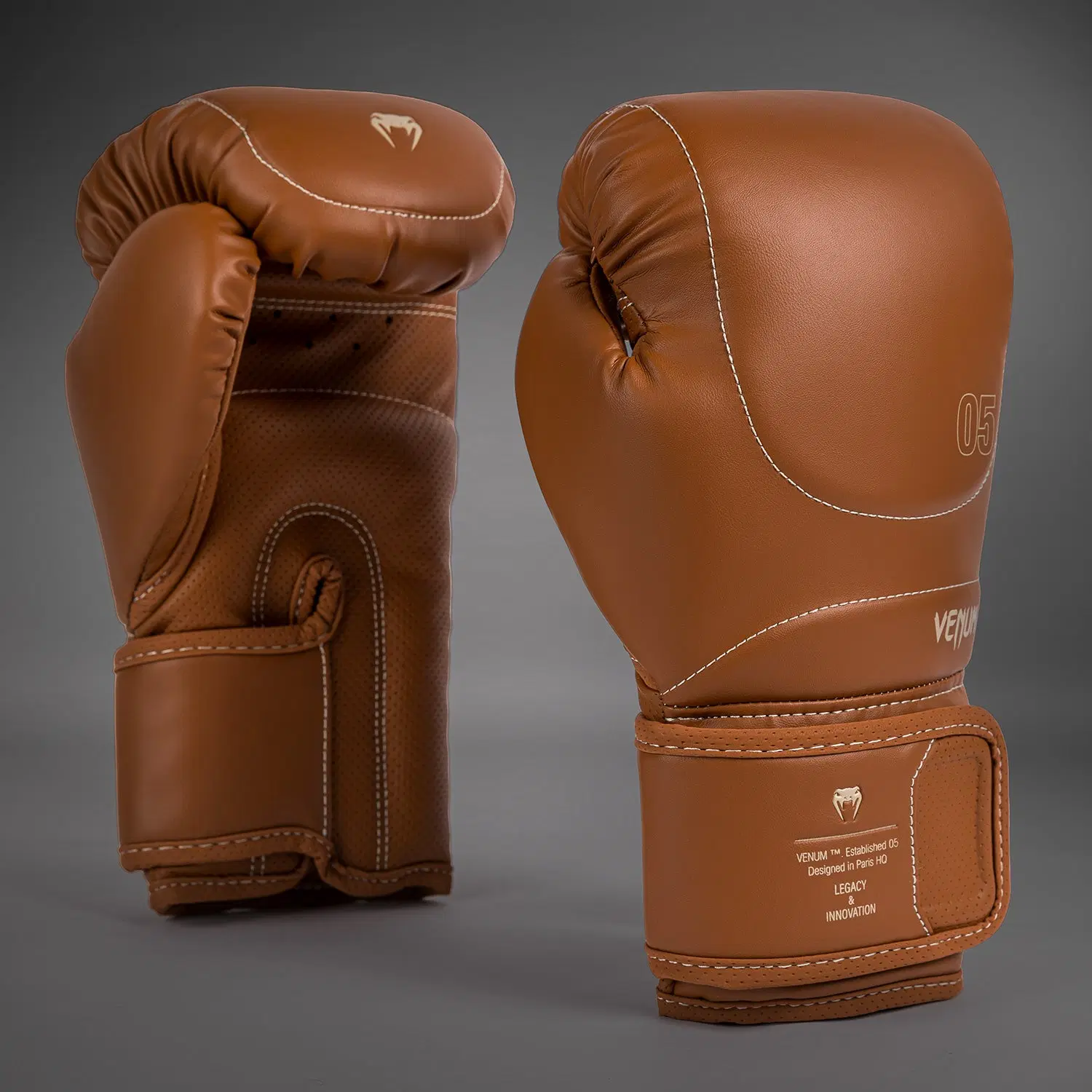 Venum Impact Evo Boxing Gloves Havana преден изглед
