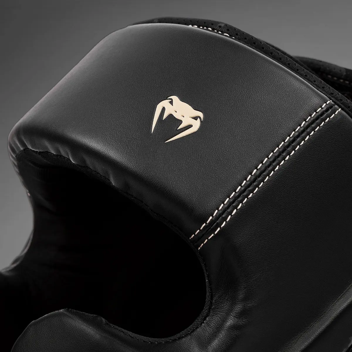 Venum Impact Evo Headgear - Black детайл с лого