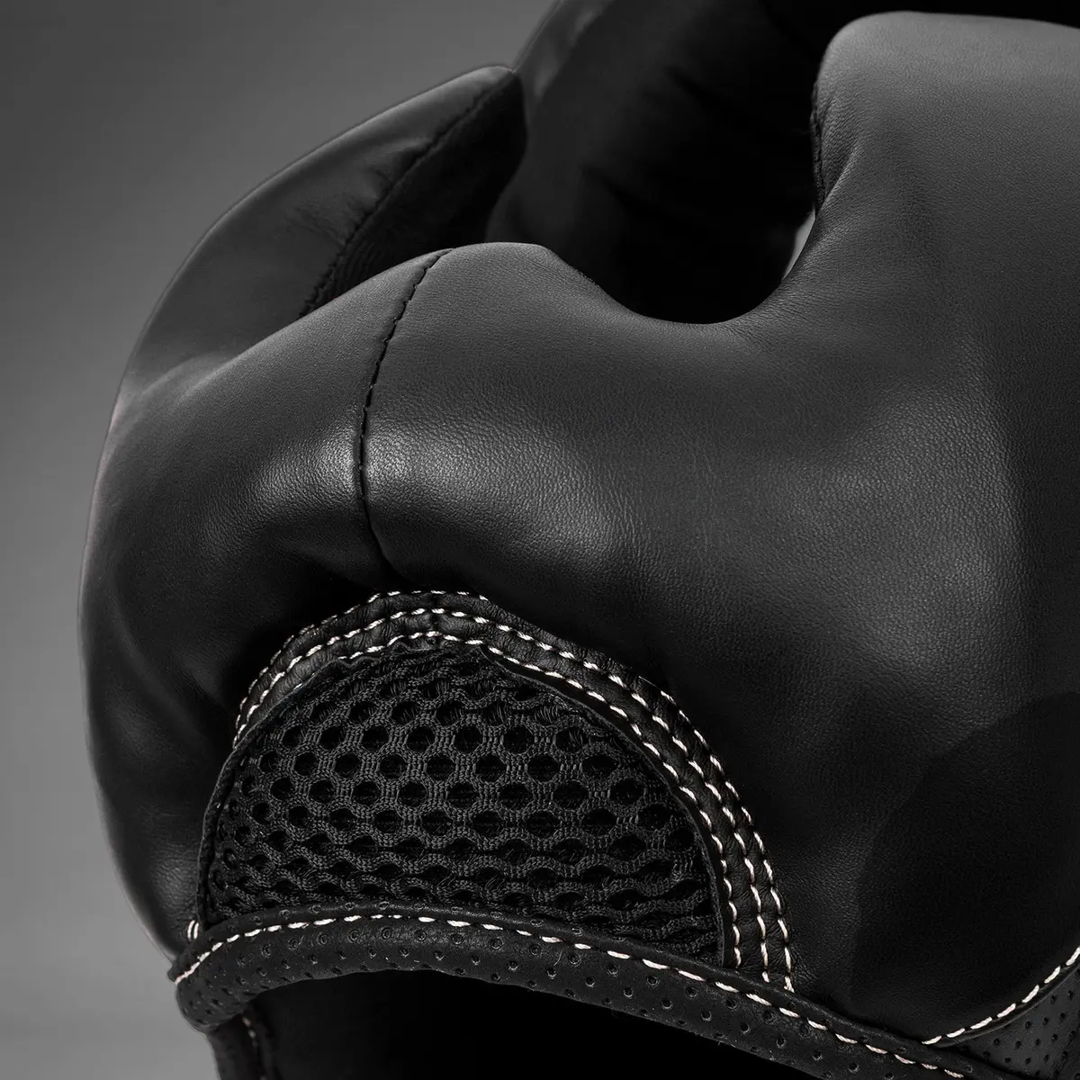 Venum Impact Evo Headgear - Black детайл на долната част