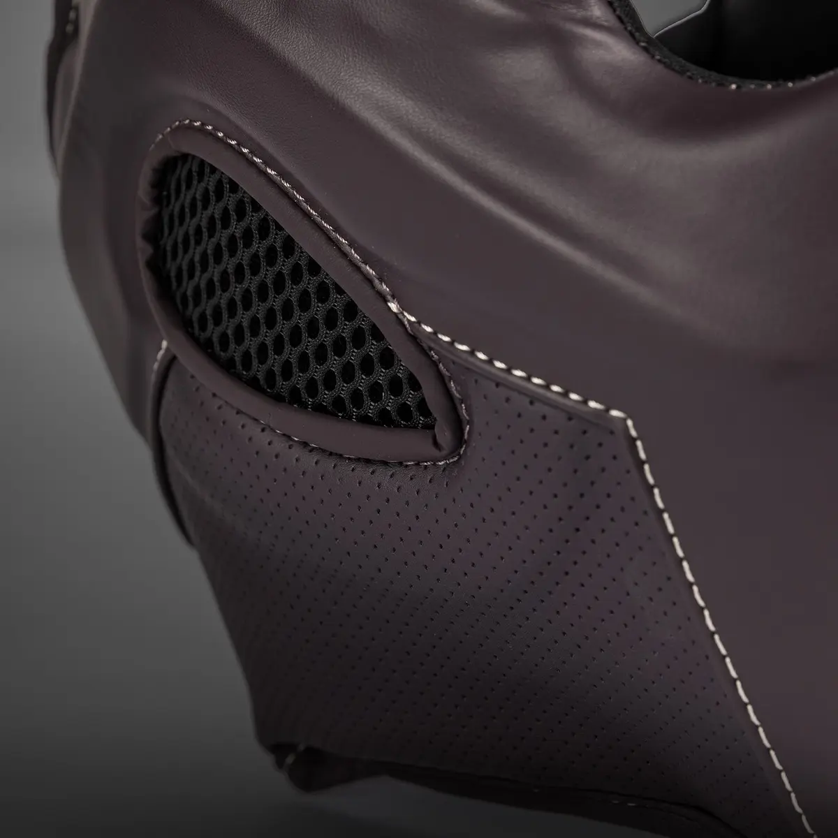 Venum Impact Evo Headgear - Chocolate детайл на отворите за дишане